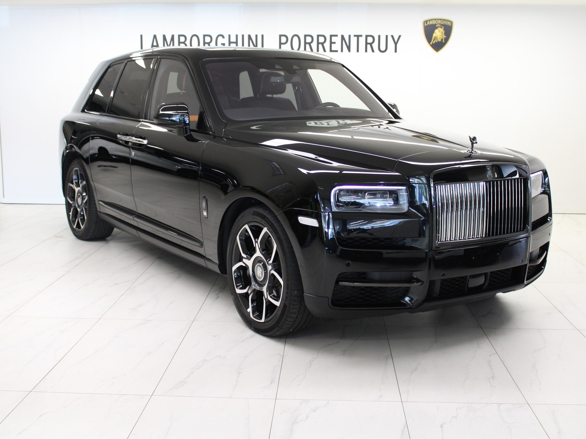 ROLLS-ROYCE Cullinan 6.7 V12 Black Badge-image-0