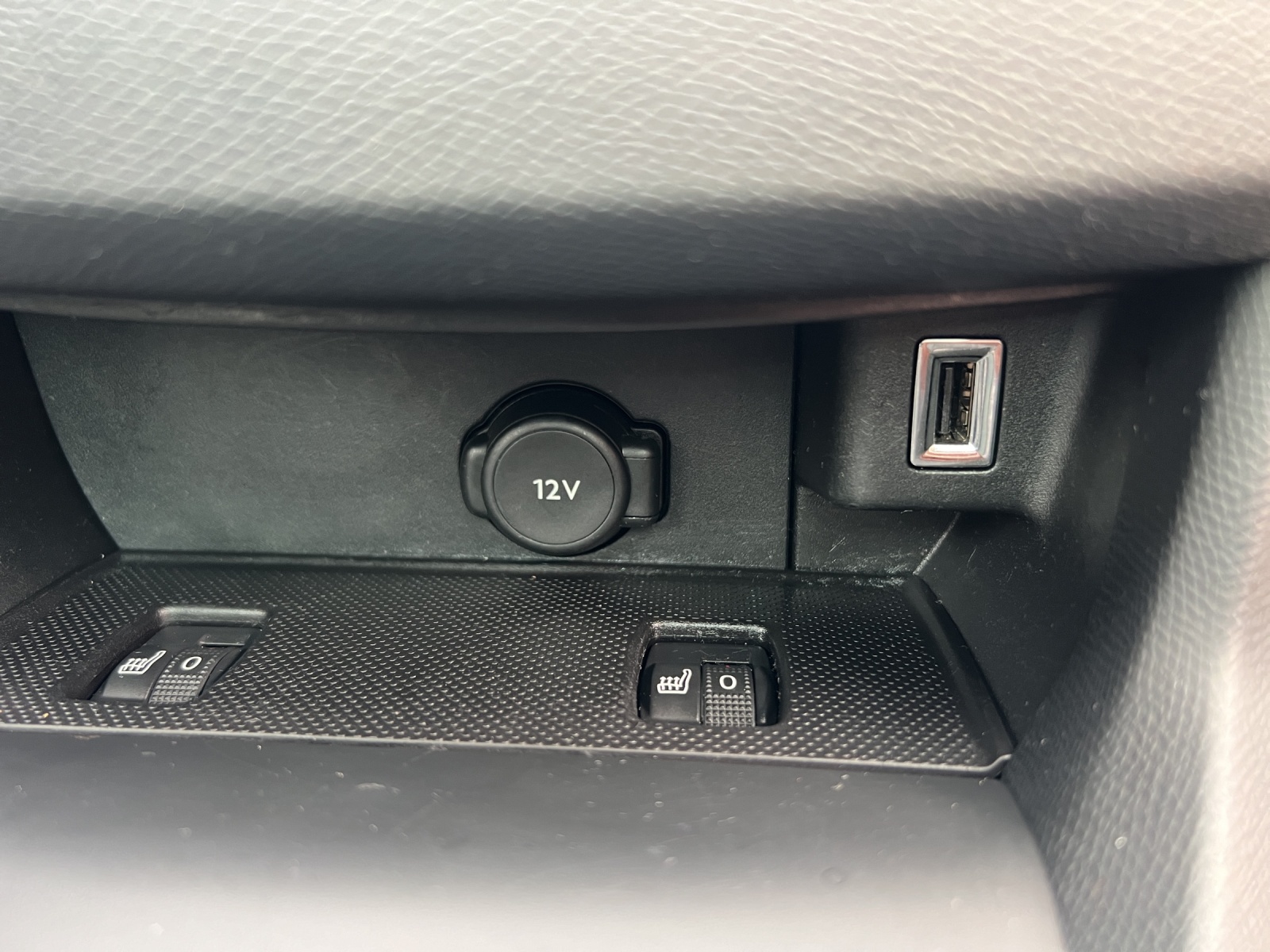 PEUGEOT 308 1.6 THP GTi-image-23