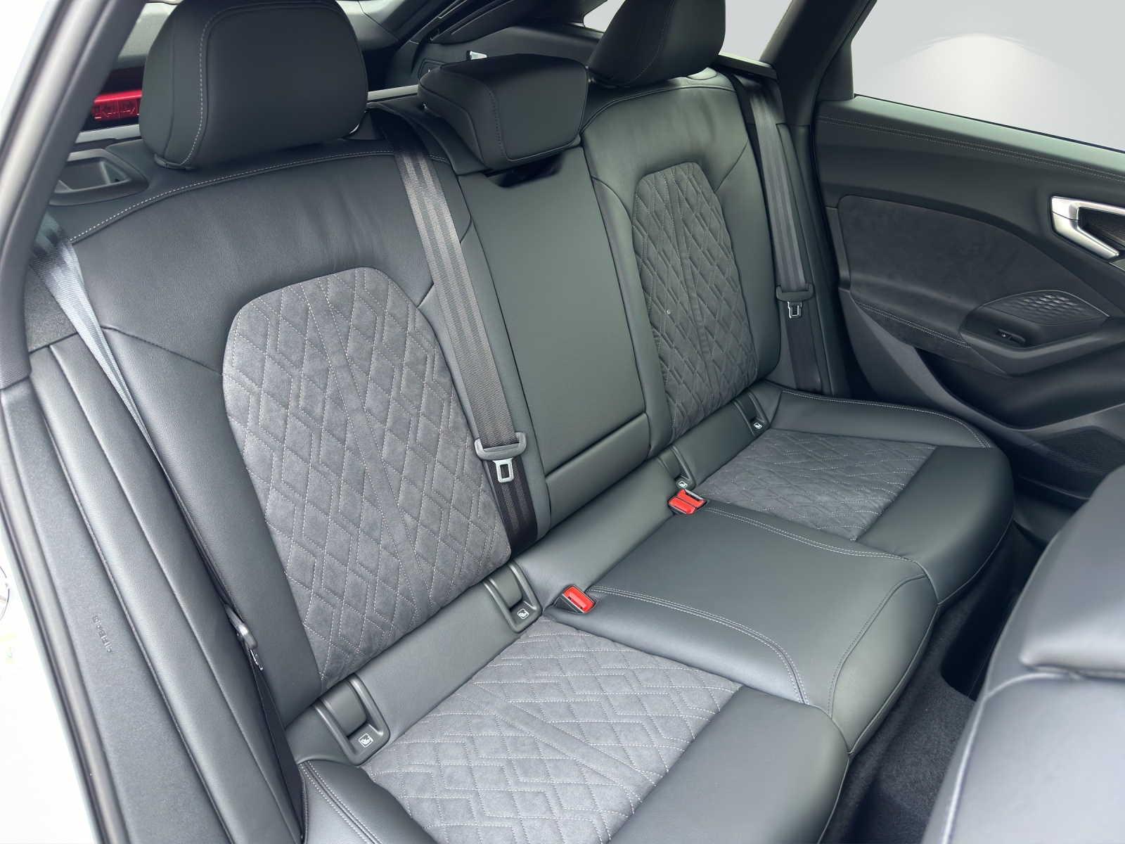 AUDI A5 Avant TDI quattro 150 kW Attraction S tronic-image-8