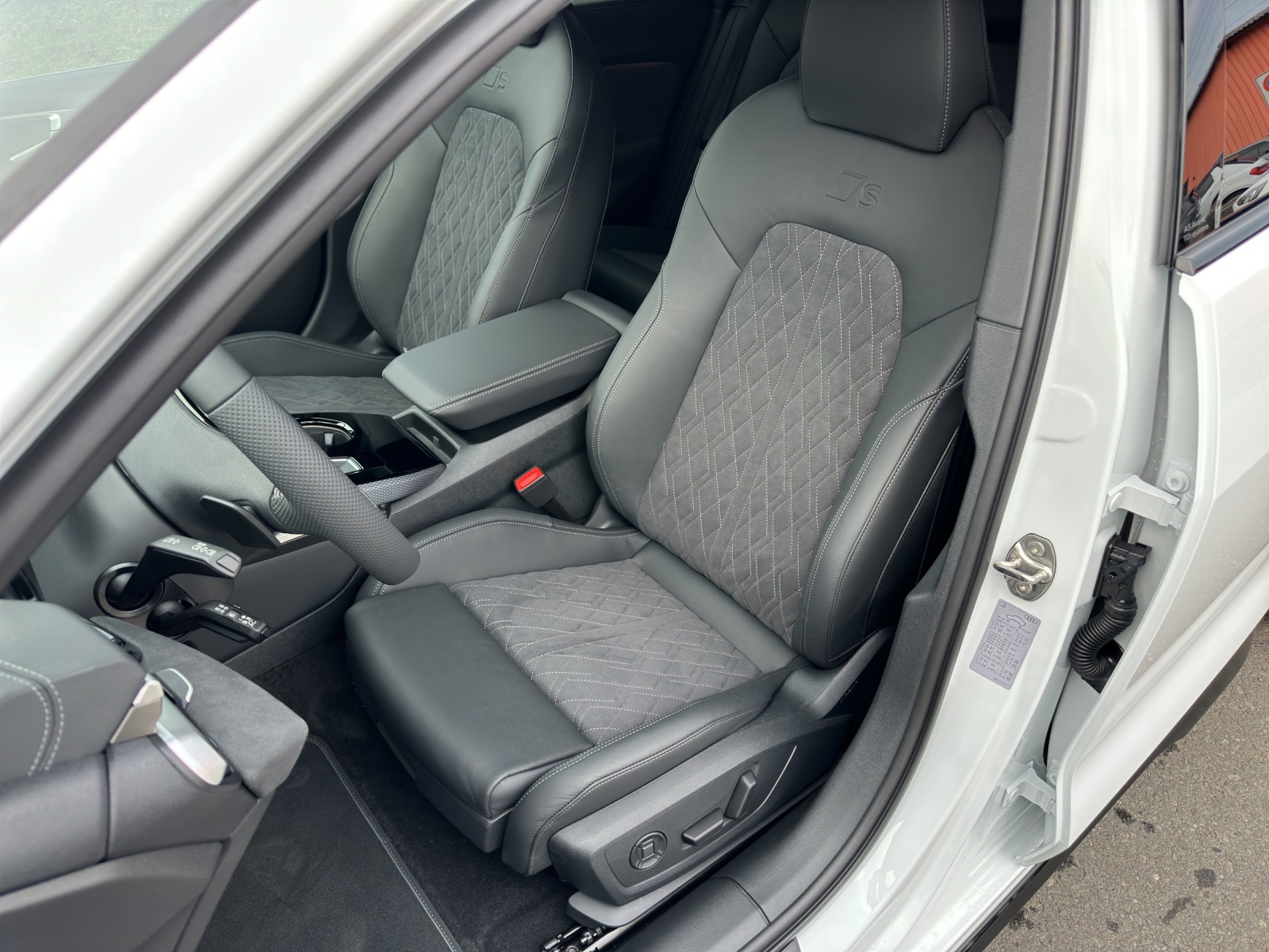 AUDI A5 Avant TDI quattro 150 kW Attraction S tronic-image-11