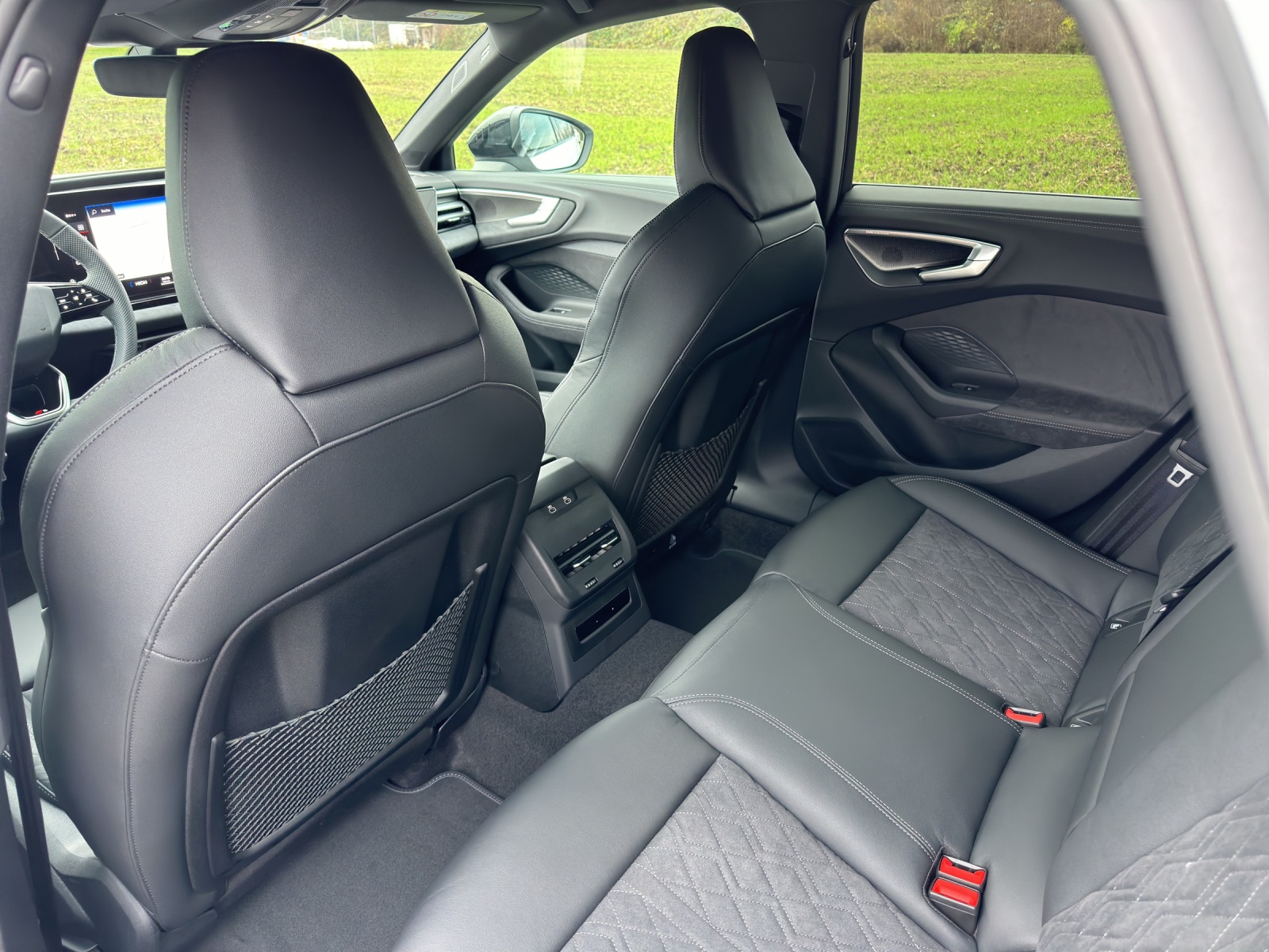 AUDI A5 Avant TDI quattro 150 kW Attraction S tronic-image-17