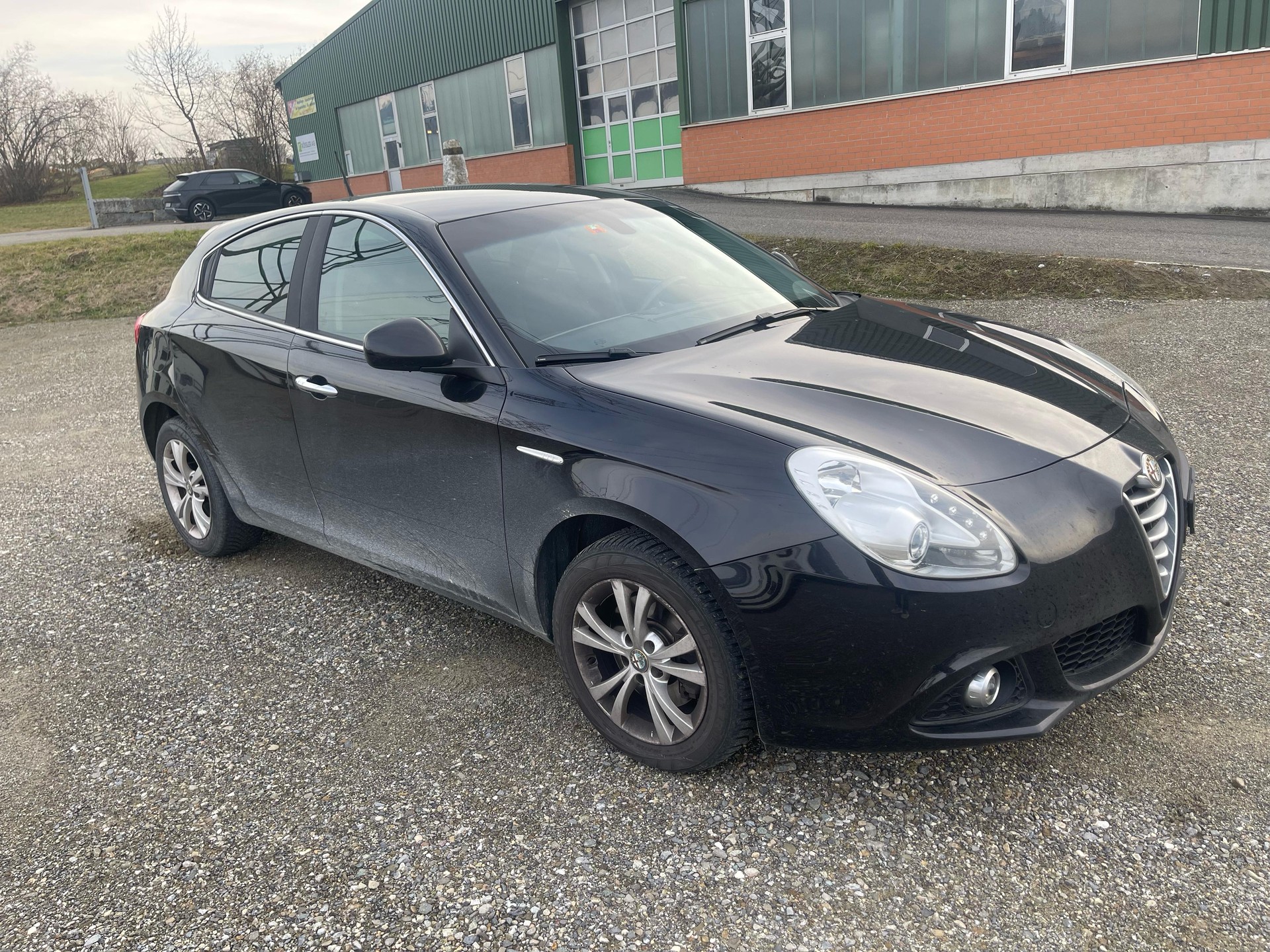ALFA ROMEO Giulietta 2.0 JTDM Distinctive TCT-showroom-element-2