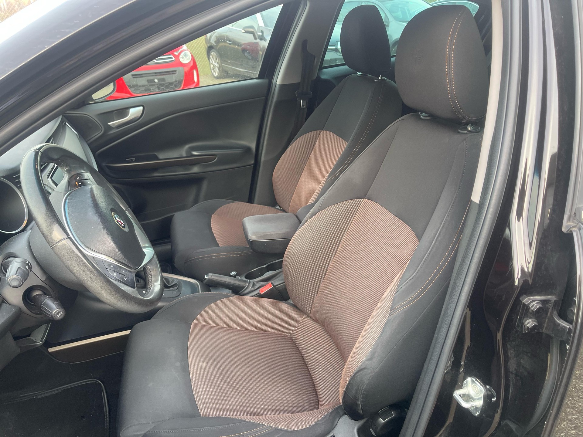 ALFA ROMEO Giulietta 2.0 JTDM Distinctive TCT-image-7