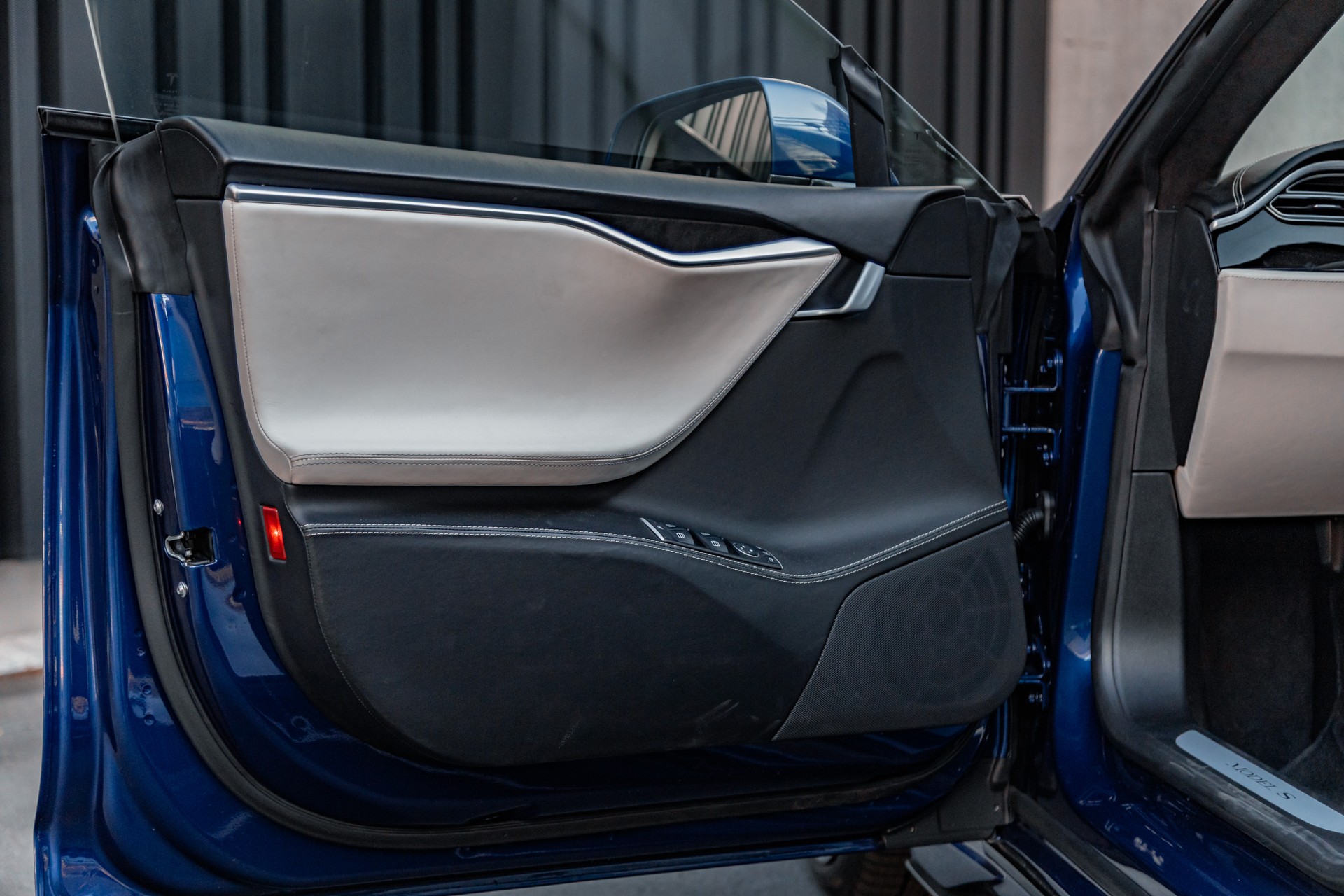 TESLA Model S 100 D Perf. Shootingbrake-image-17