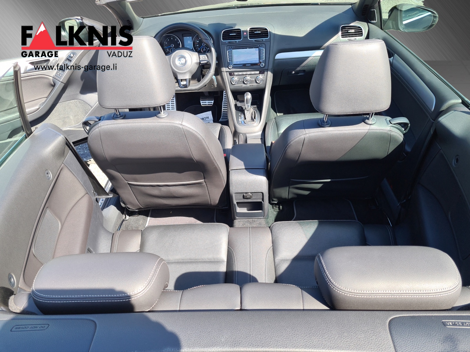 VW Golf Cabrio 2.0 TSI R DSG-image-12