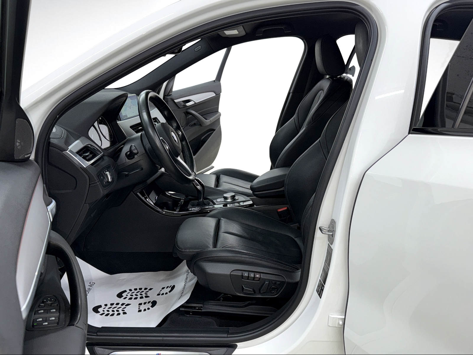 BMW X2 xDrive 20d M Sport 190PS ALPINWEISS Steptronic | Leder | RF-Kamera | H&K Soundsystem | Komfortzugang |-image-5