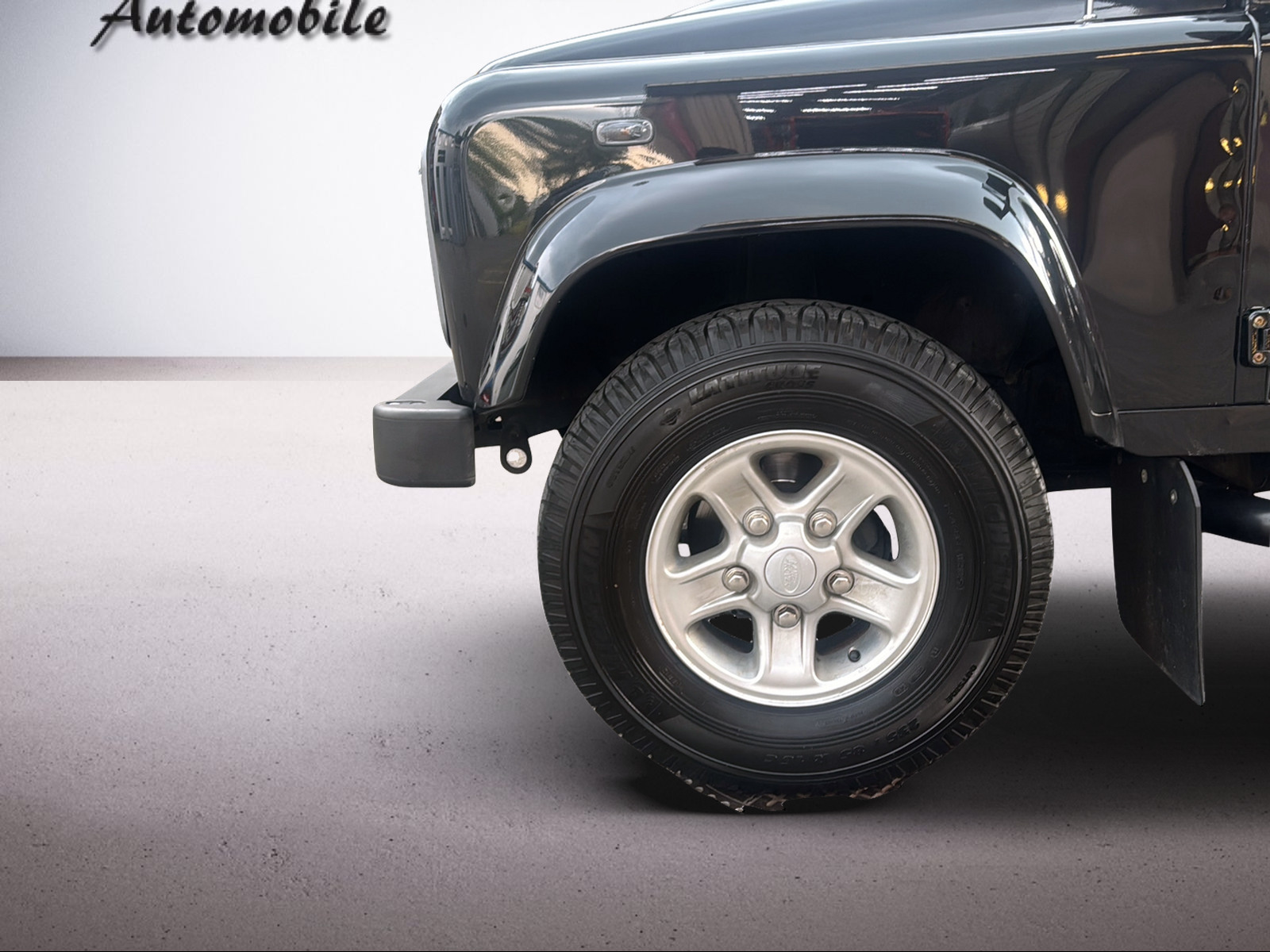 LAND ROVER Defender 90 2.4 Td4 Station Wagon-image-8