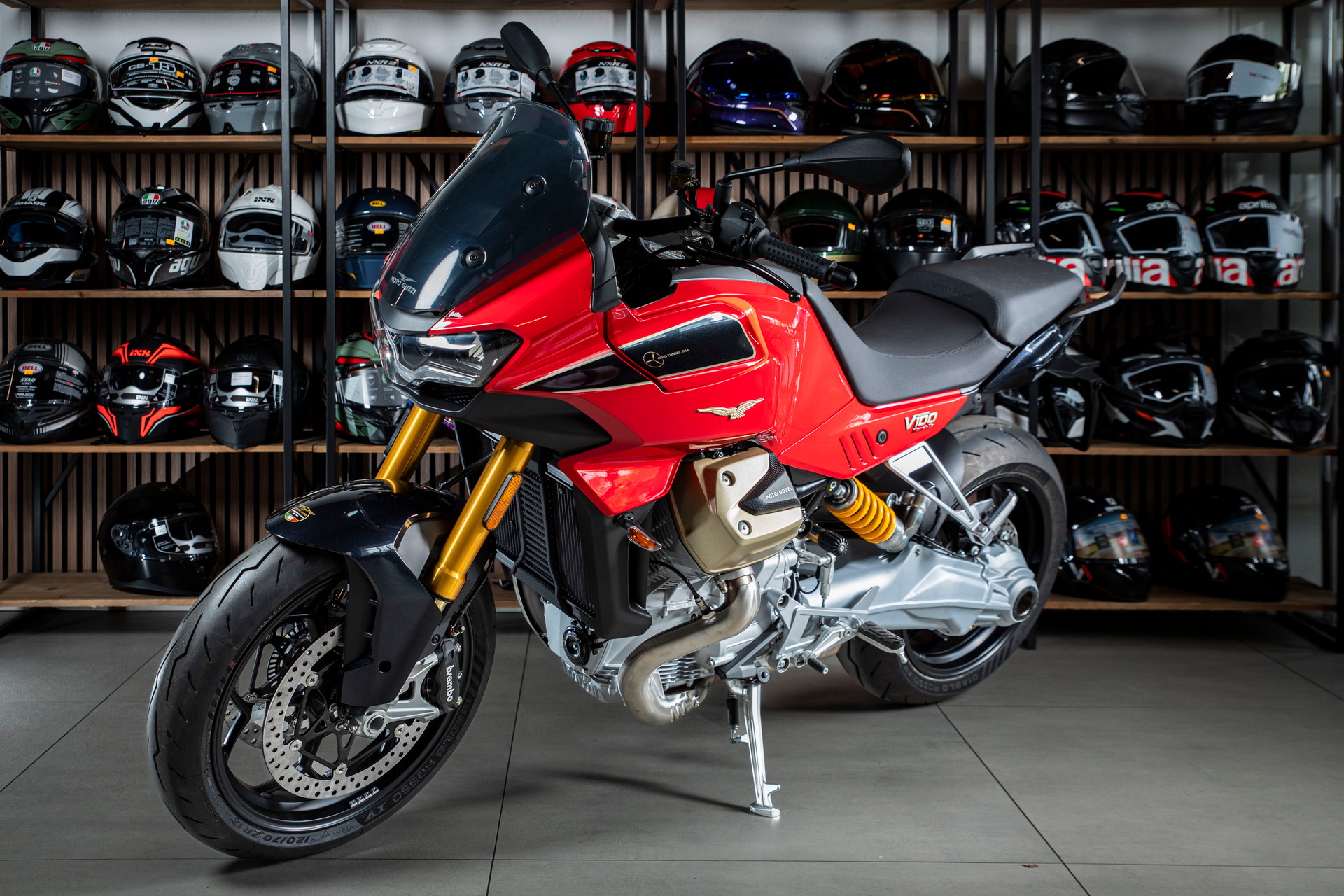MOTO GUZZI V100-showroom-element-2