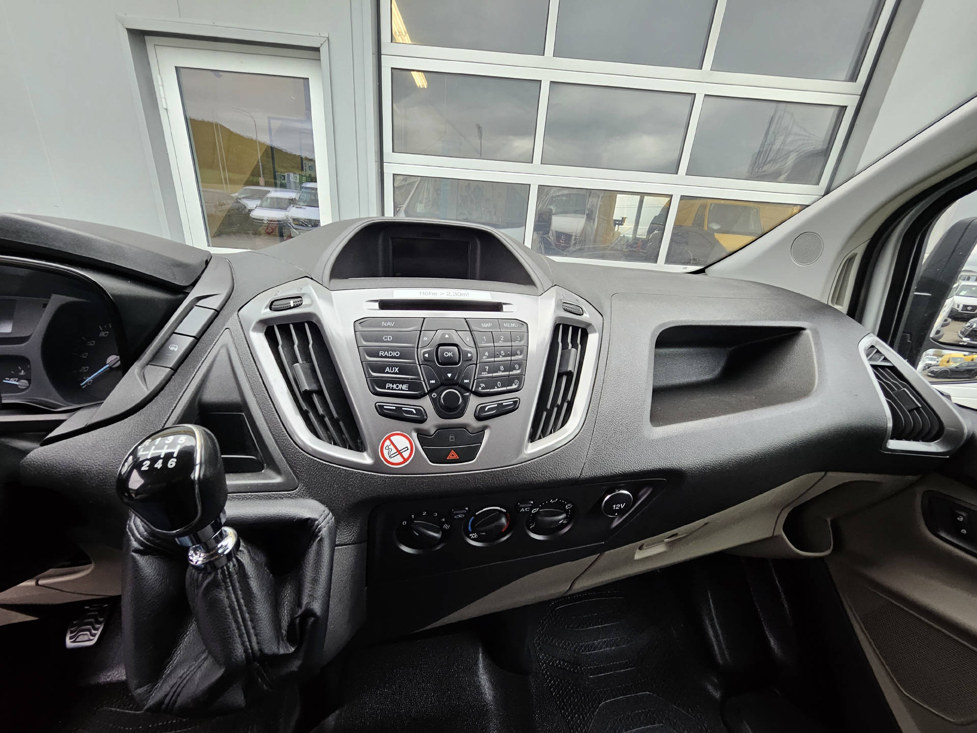 FORD Transit Custom Van 290 L2 2.0 TDCi 130 Trend * 6-Plätzer * Klima * Frisch ab MFK * AHK * Navi *-image-8