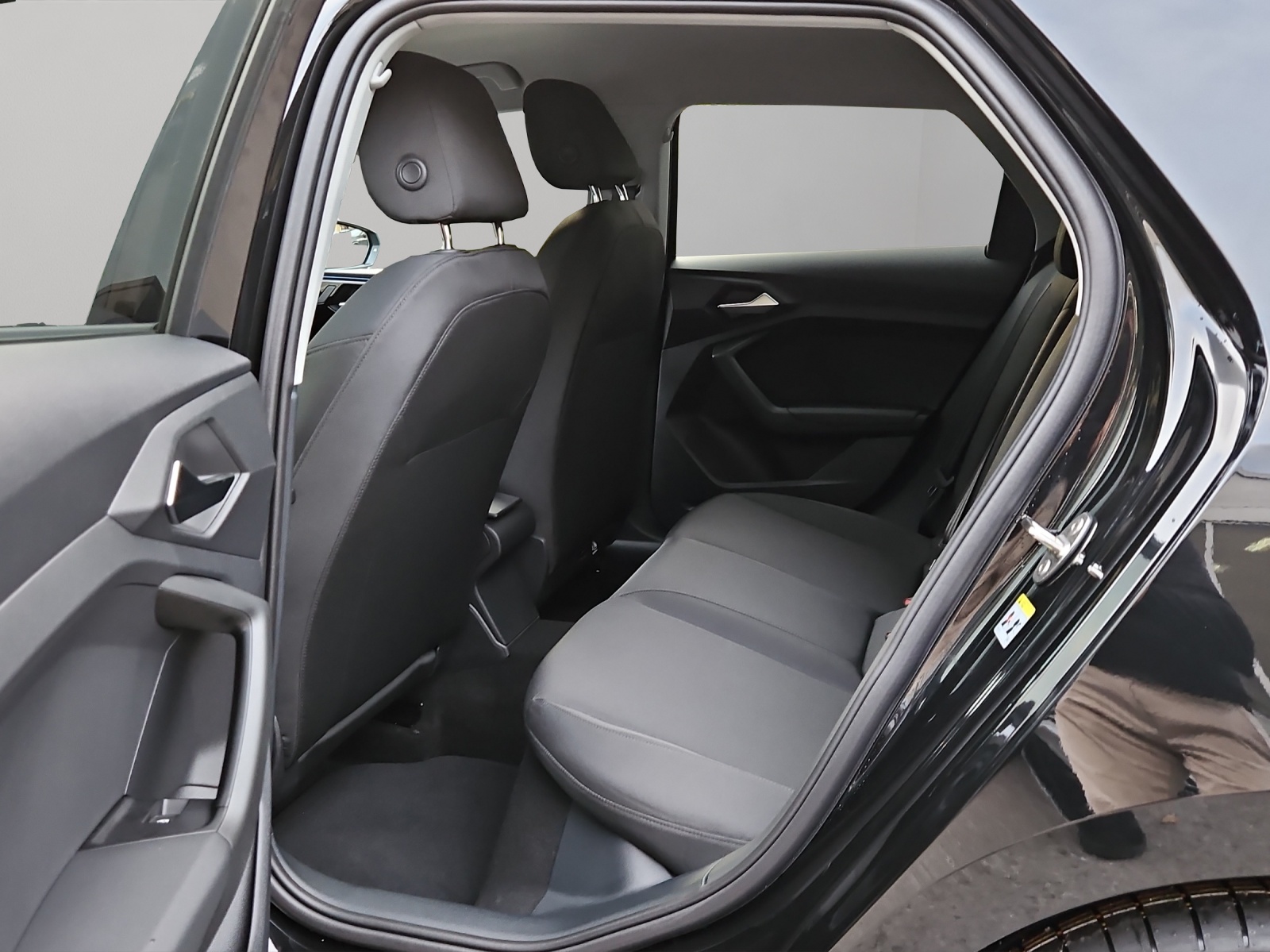 AUDI A1 Sportback 30 TFSI Attraction S-tronic-image-8