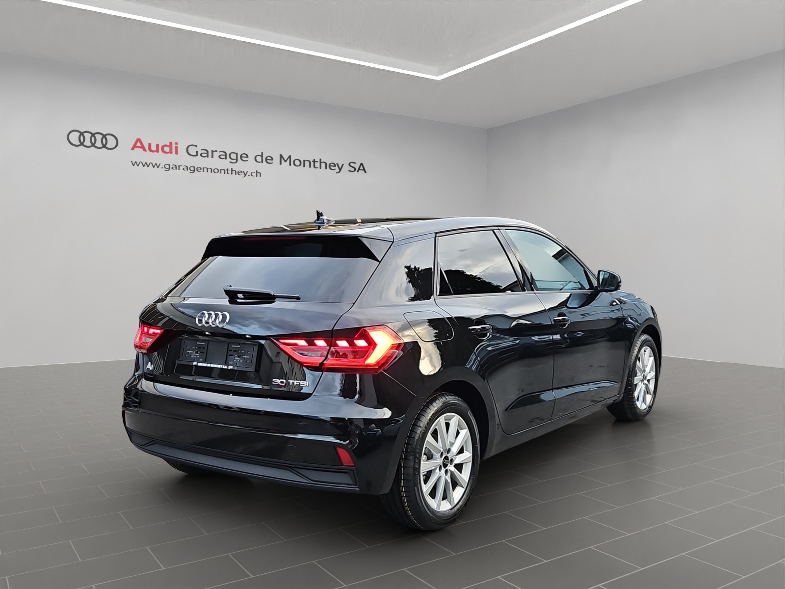 AUDI A1 Sportback 30 TFSI Attraction S-tronic-image-3