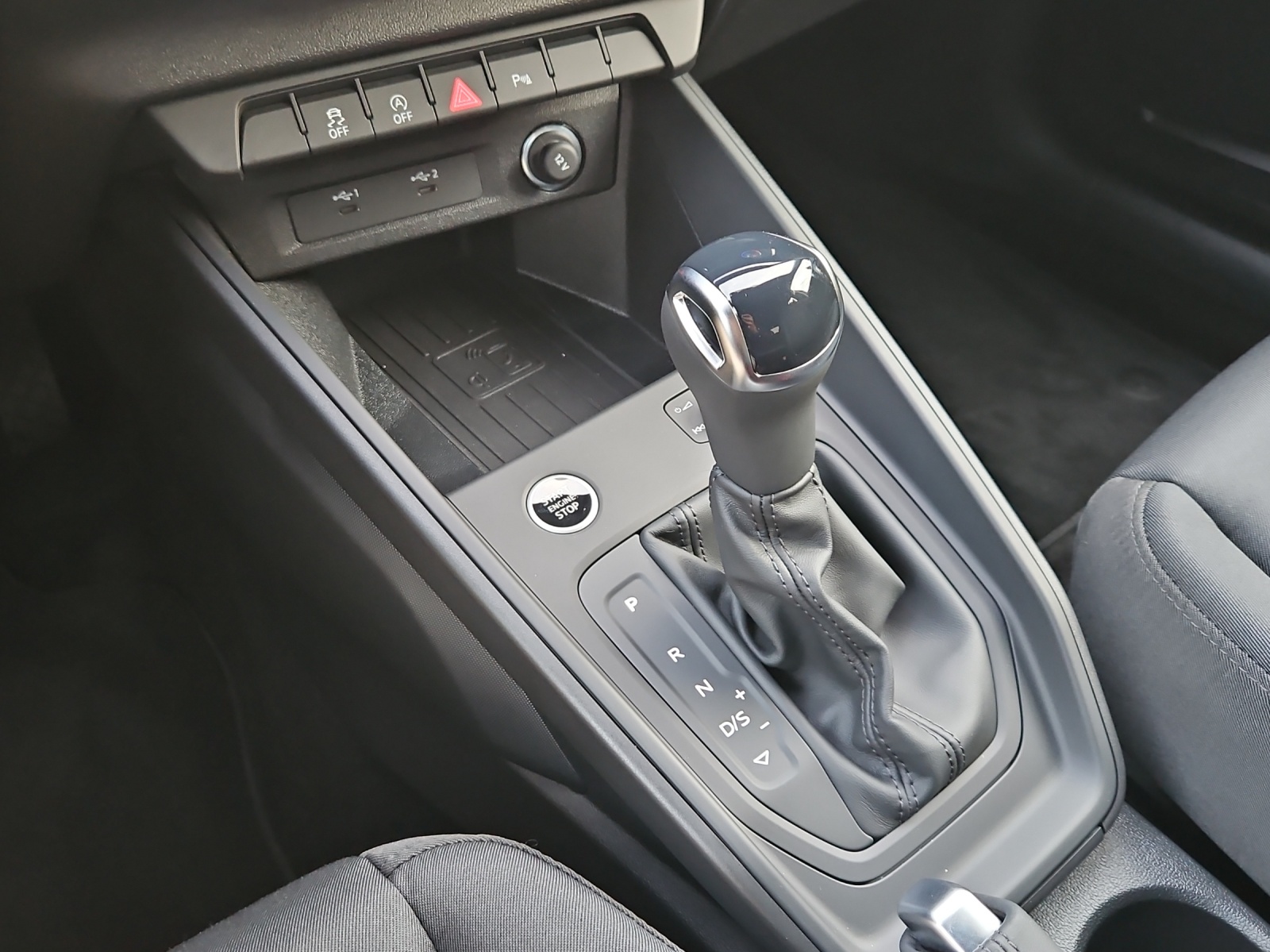 AUDI A1 Sportback 30 TFSI Attraction S-tronic-image-12