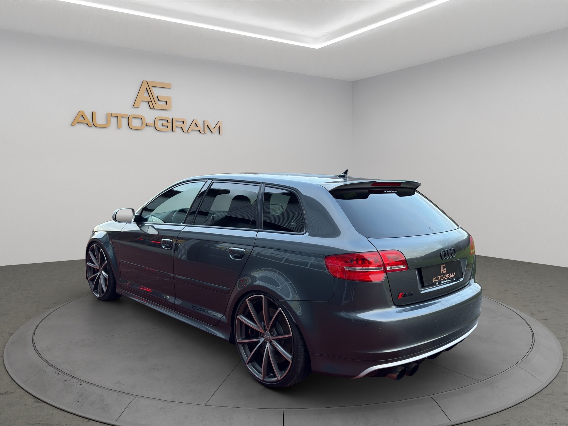 AUDI RS3 Sportback 2.5 TFSI quattro S-tronic-image-2