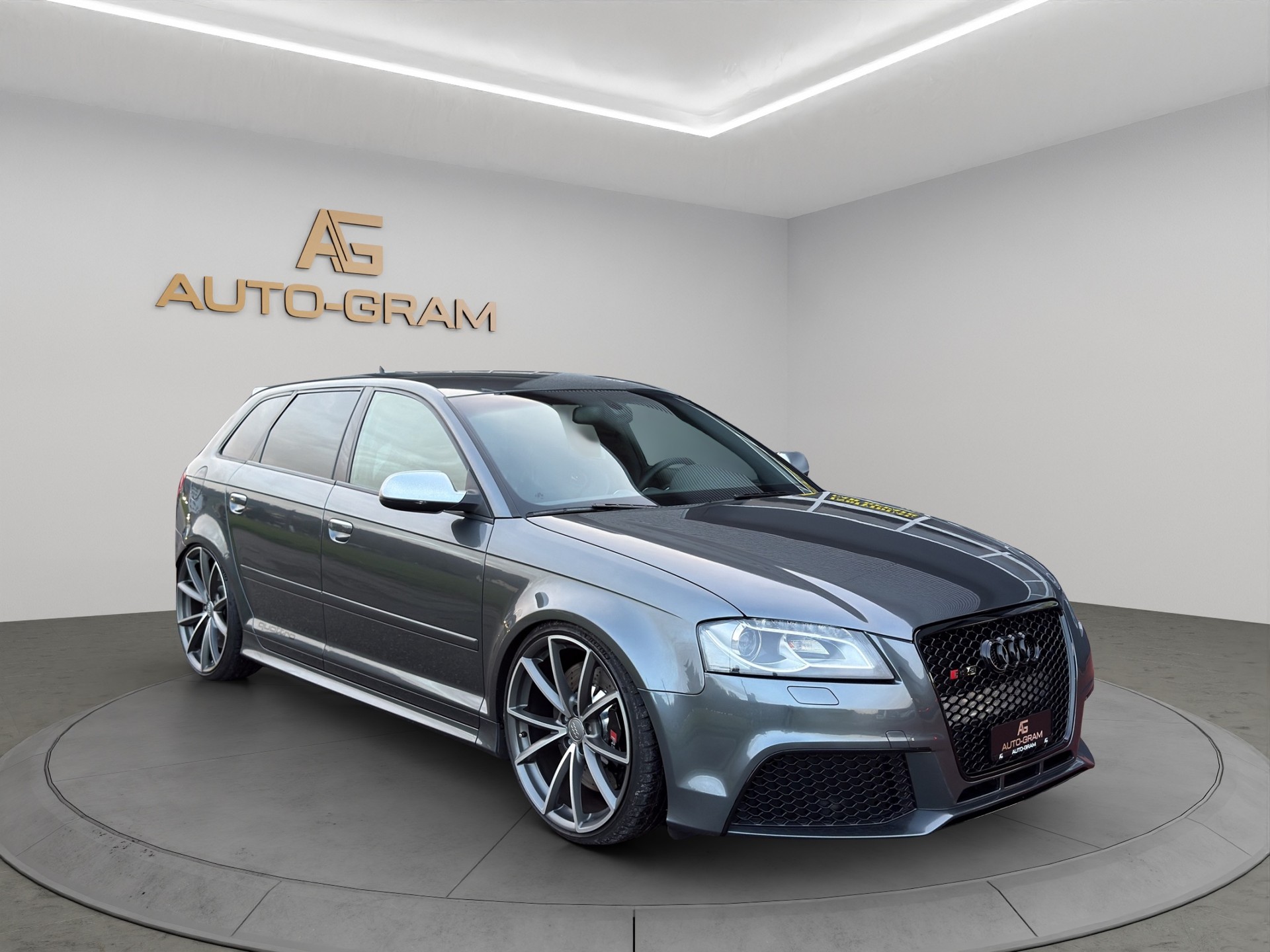 AUDI RS3 Sportback 2.5 TFSI quattro S-tronic-image-6