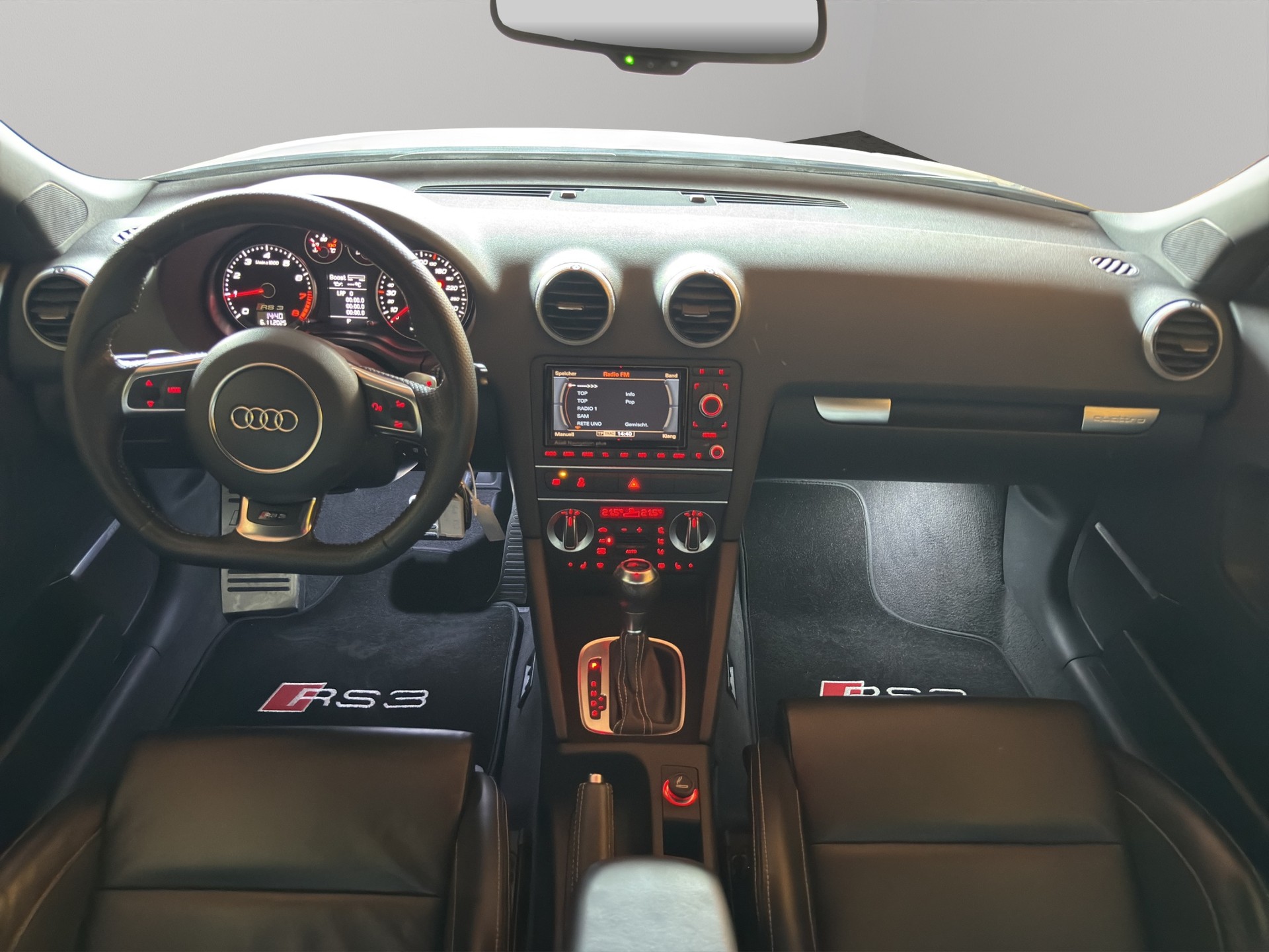 AUDI RS3 Sportback 2.5 TFSI quattro S-tronic-image-13