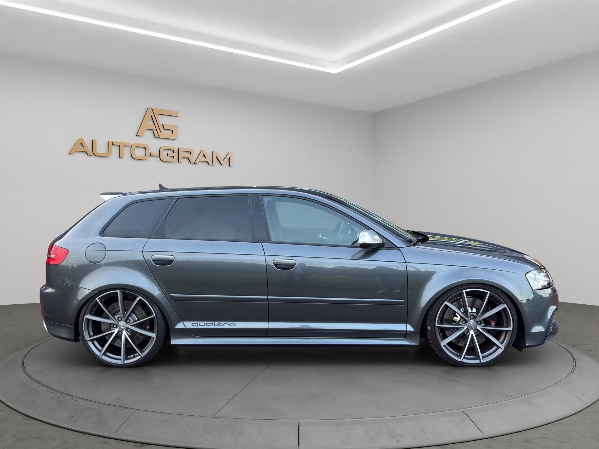 AUDI RS3 Sportback 2.5 TFSI quattro S-tronic-image-5