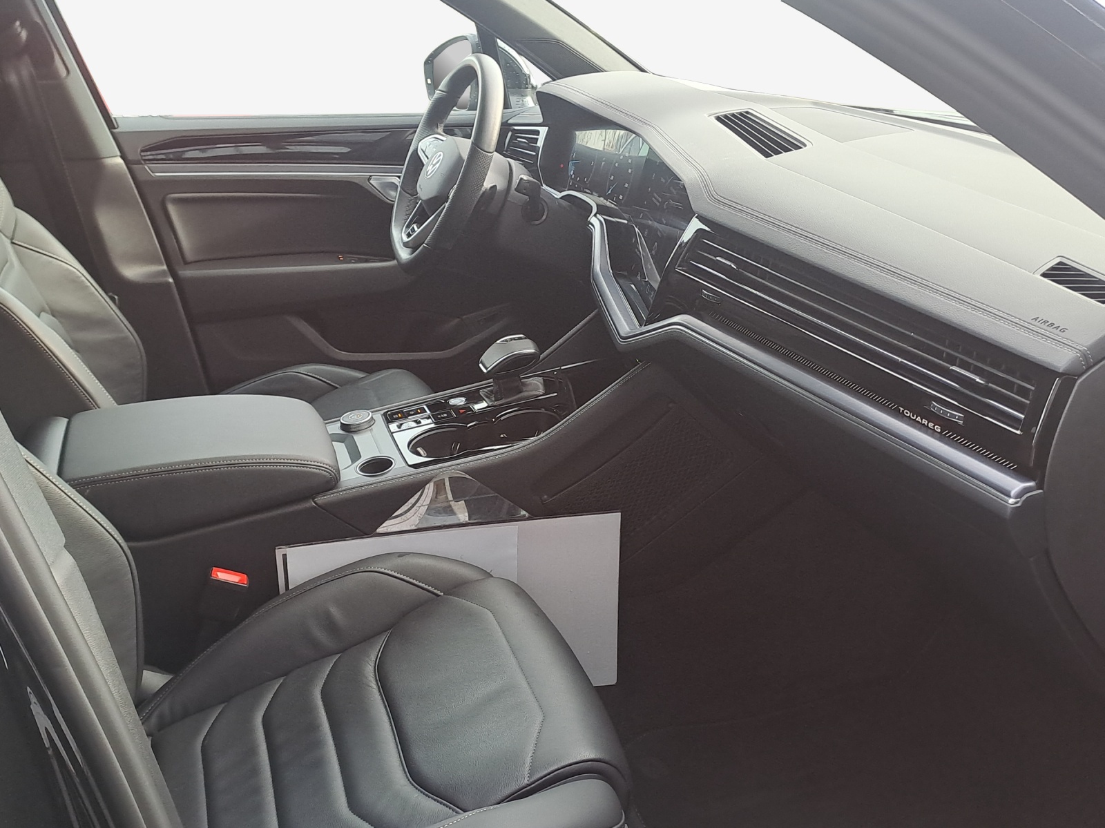 VW Touareg 3.0 TDI R-Line Tiptronic-image-13