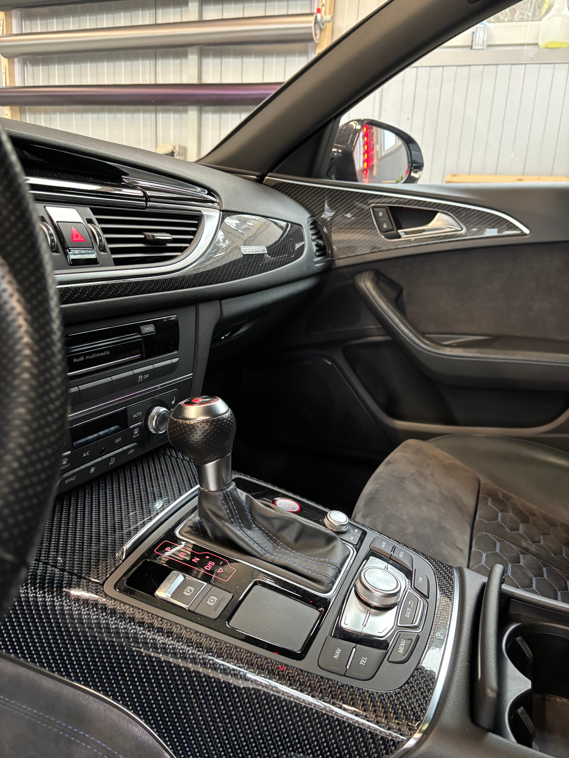 AUDI RS6 Avant 4.0 TFSI V8 performance quattro-image-6