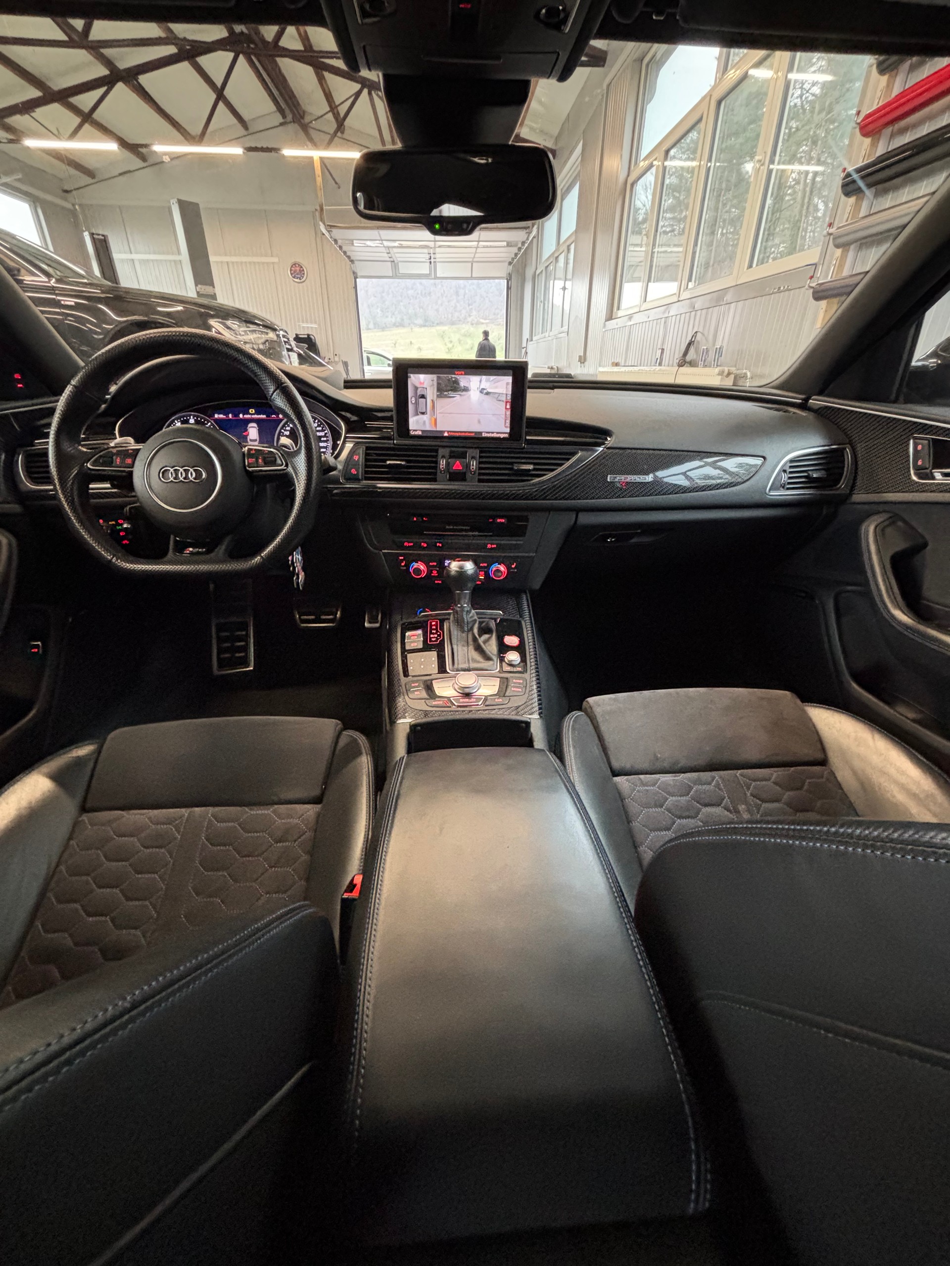 AUDI RS6 Avant 4.0 TFSI V8 performance quattro-image-4