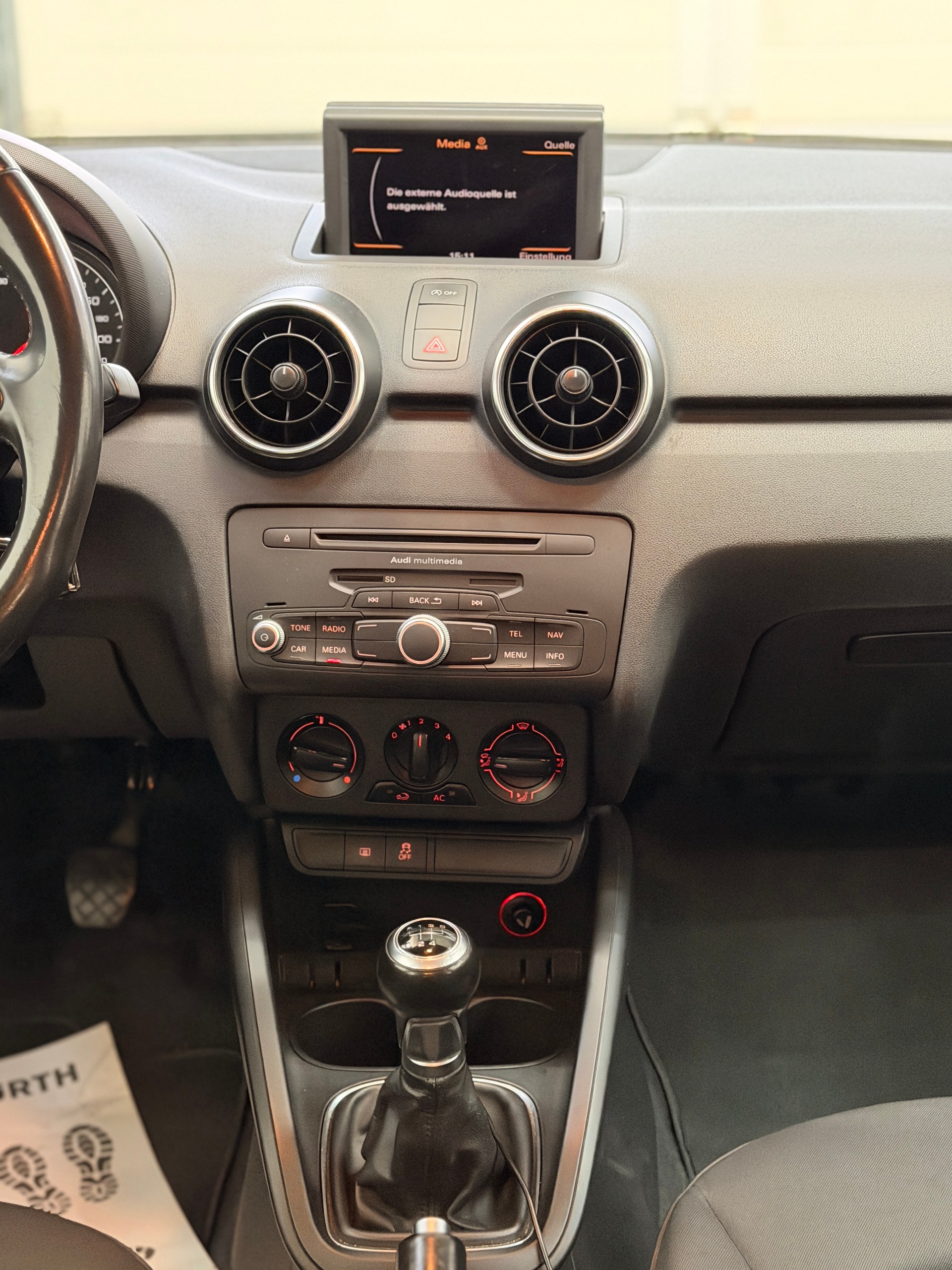 AUDI A1 Sportback 1.6 TDI Ambition-image-7