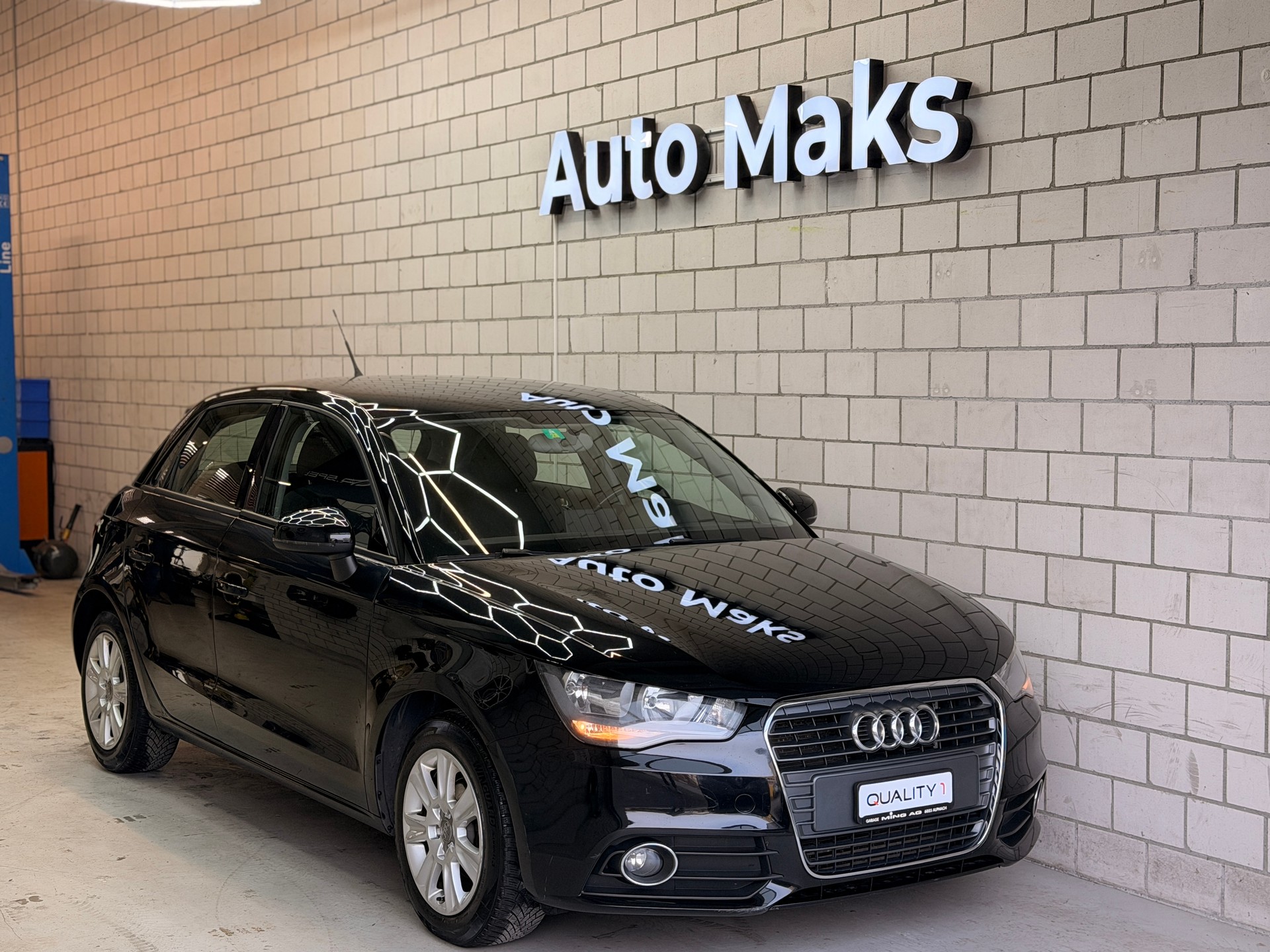 AUDI A1 Sportback 1.6 TDI Ambition-showroom-element-1