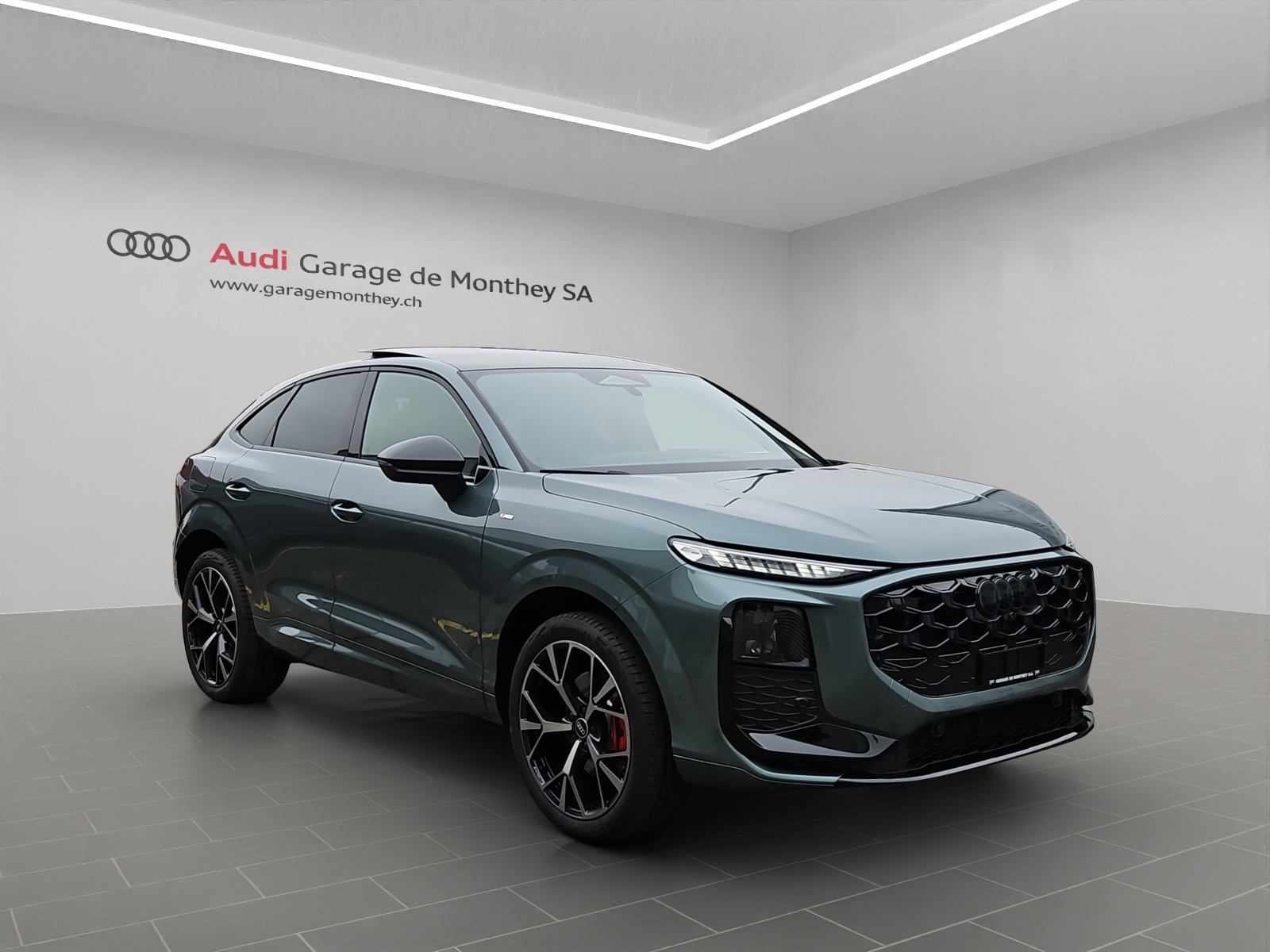 AUDI Q3 Sportback TFSI quattro 195 kW S tronic-image-2
