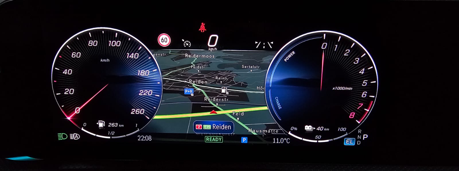 MERCEDES-BENZ A 250e AMG Line 8G-DCT-image-13
