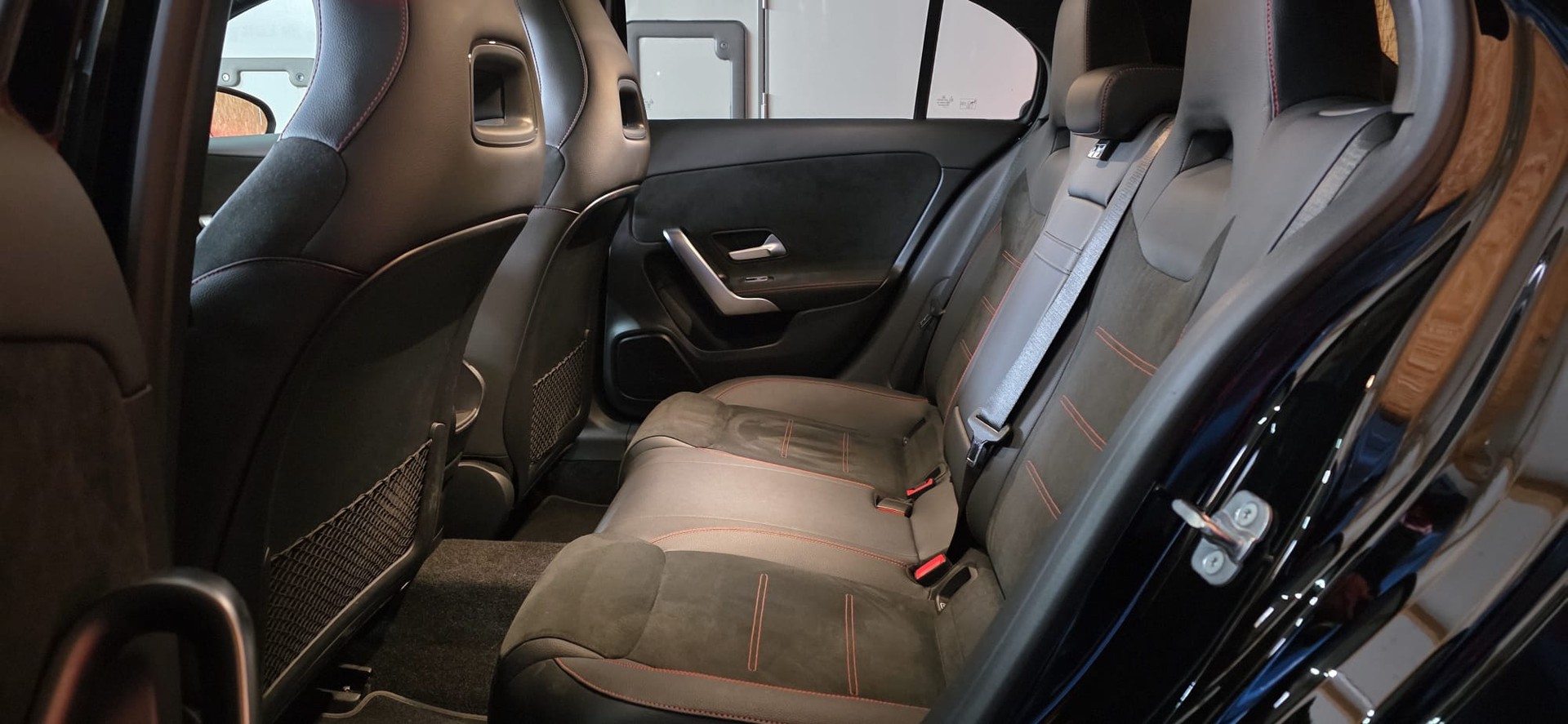 MERCEDES-BENZ A 250e AMG Line 8G-DCT-image-26