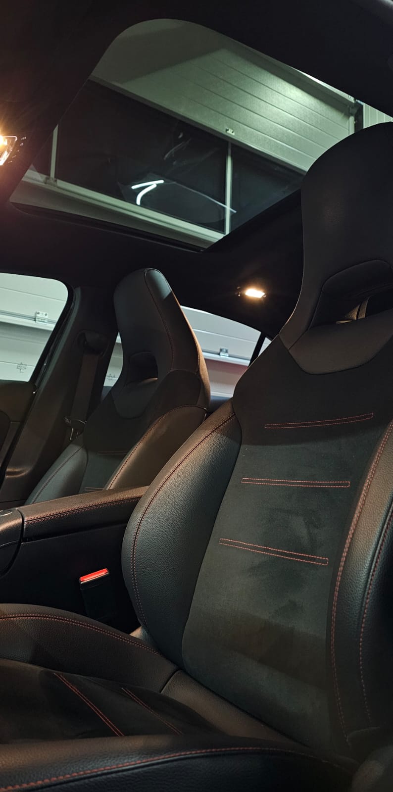 MERCEDES-BENZ A 250e AMG Line 8G-DCT-image-8