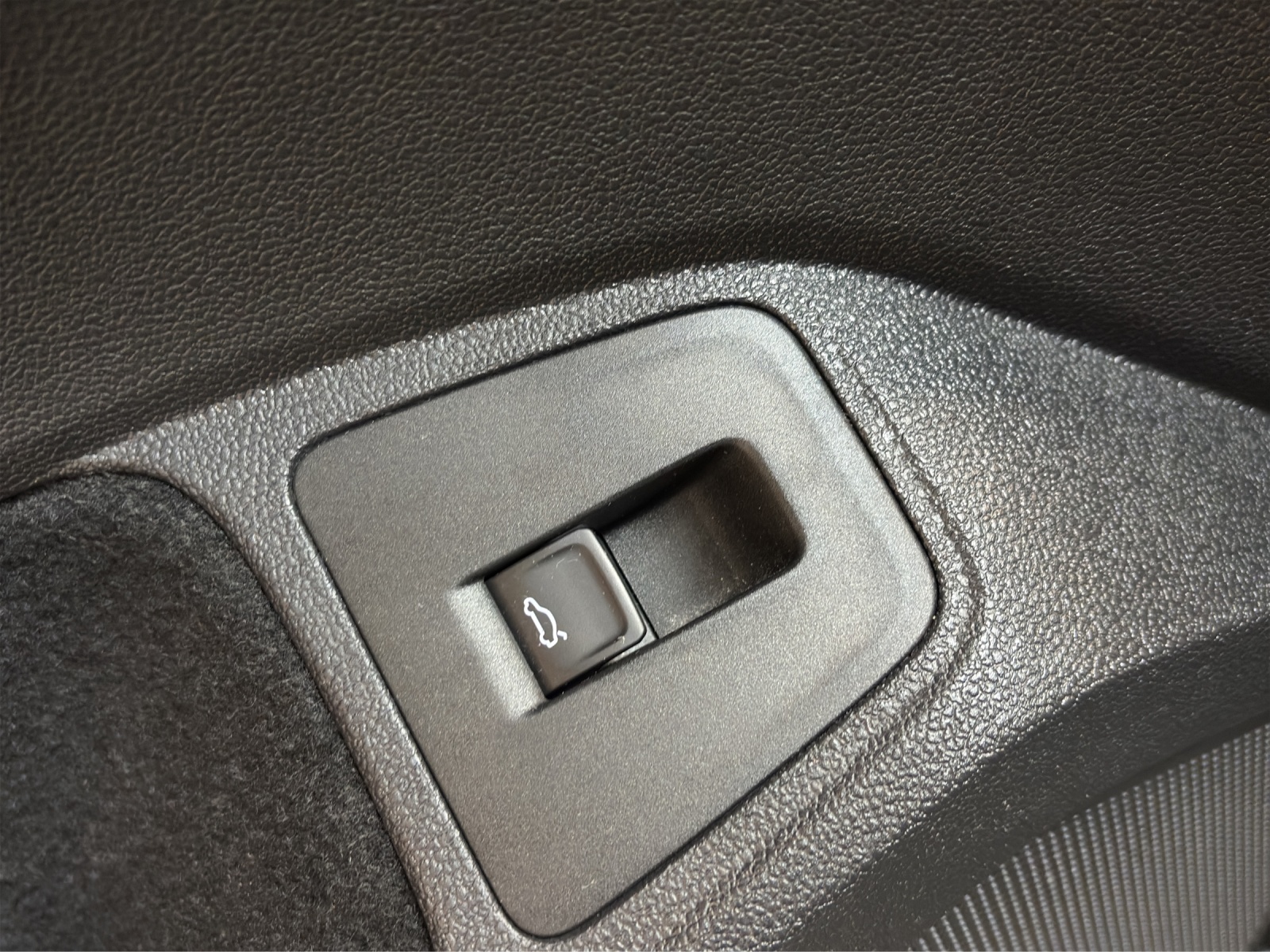 VW Tiguan 2.0TSI High 4M-image-10