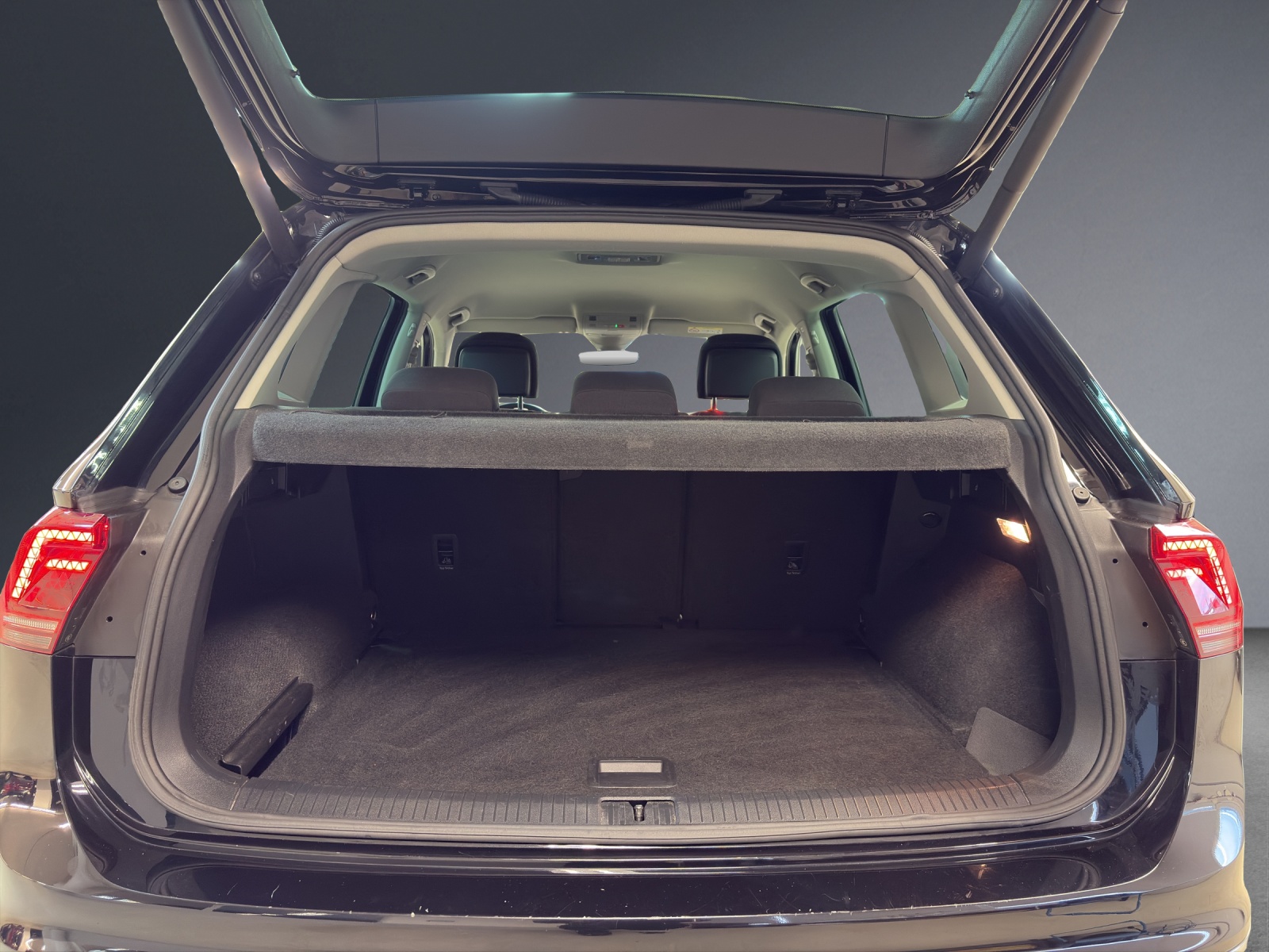 VW Tiguan 2.0TSI High 4M-image-17