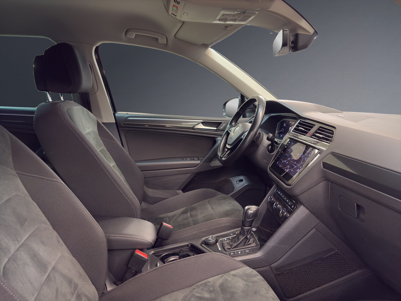 VW Tiguan 2.0TSI High 4M-image-8