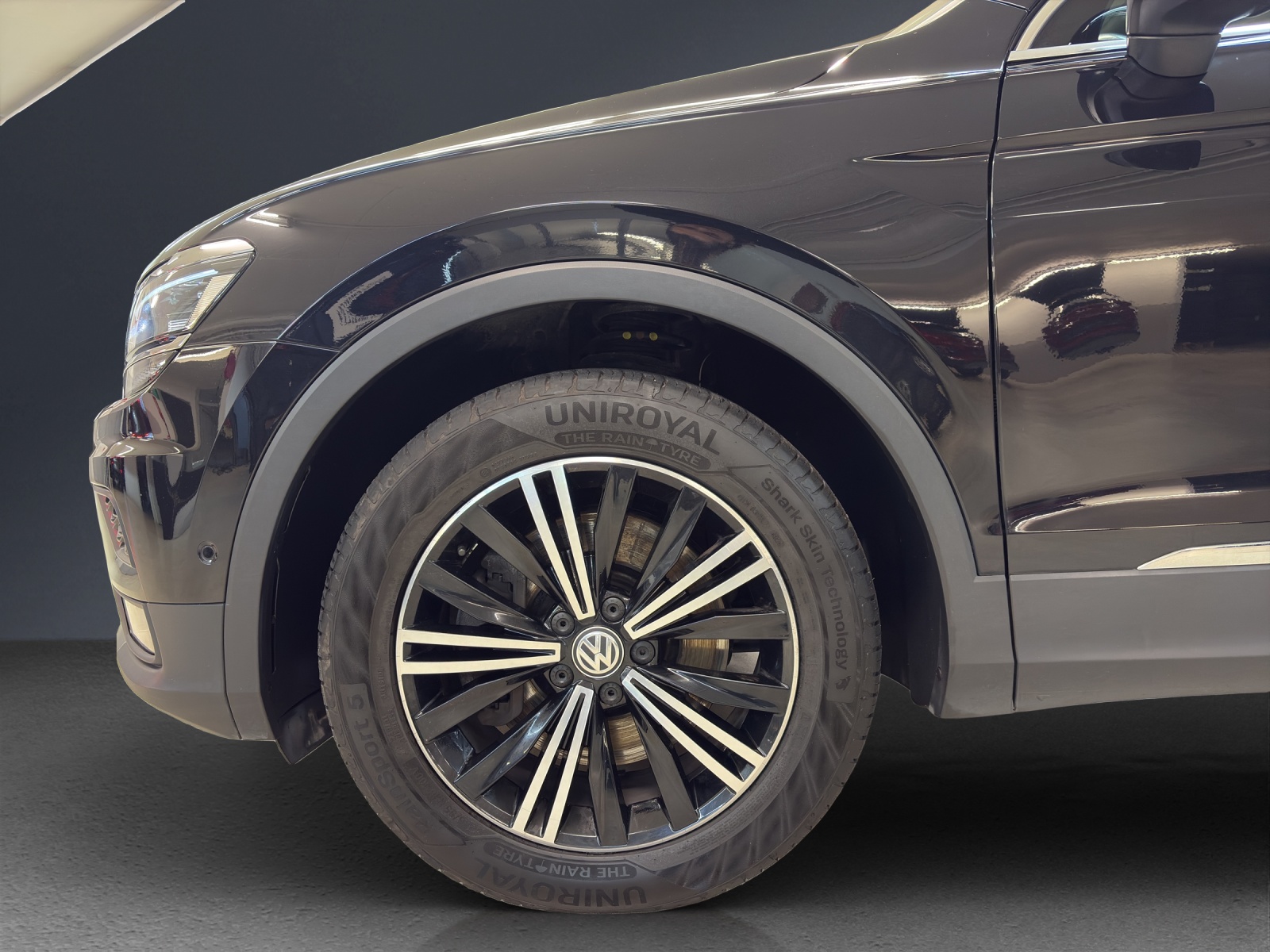 VW Tiguan 2.0TSI High 4M-image-5