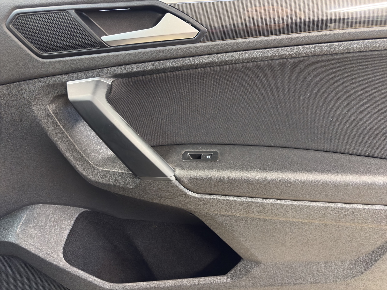 VW Tiguan 2.0TSI High 4M-image-11