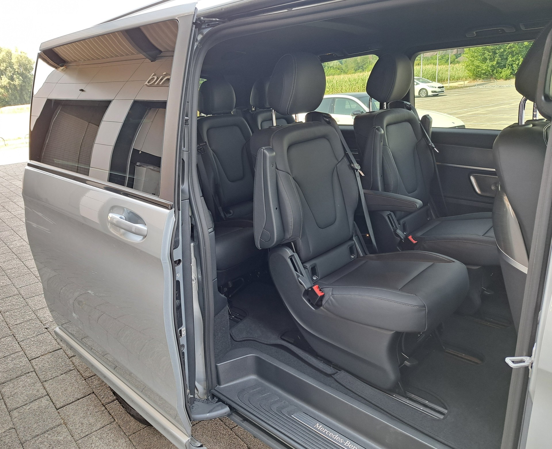 MERCEDES-BENZ V 300 d 4MATIC EXCLUSIVE Swiss Edition 3200mm L-image-11