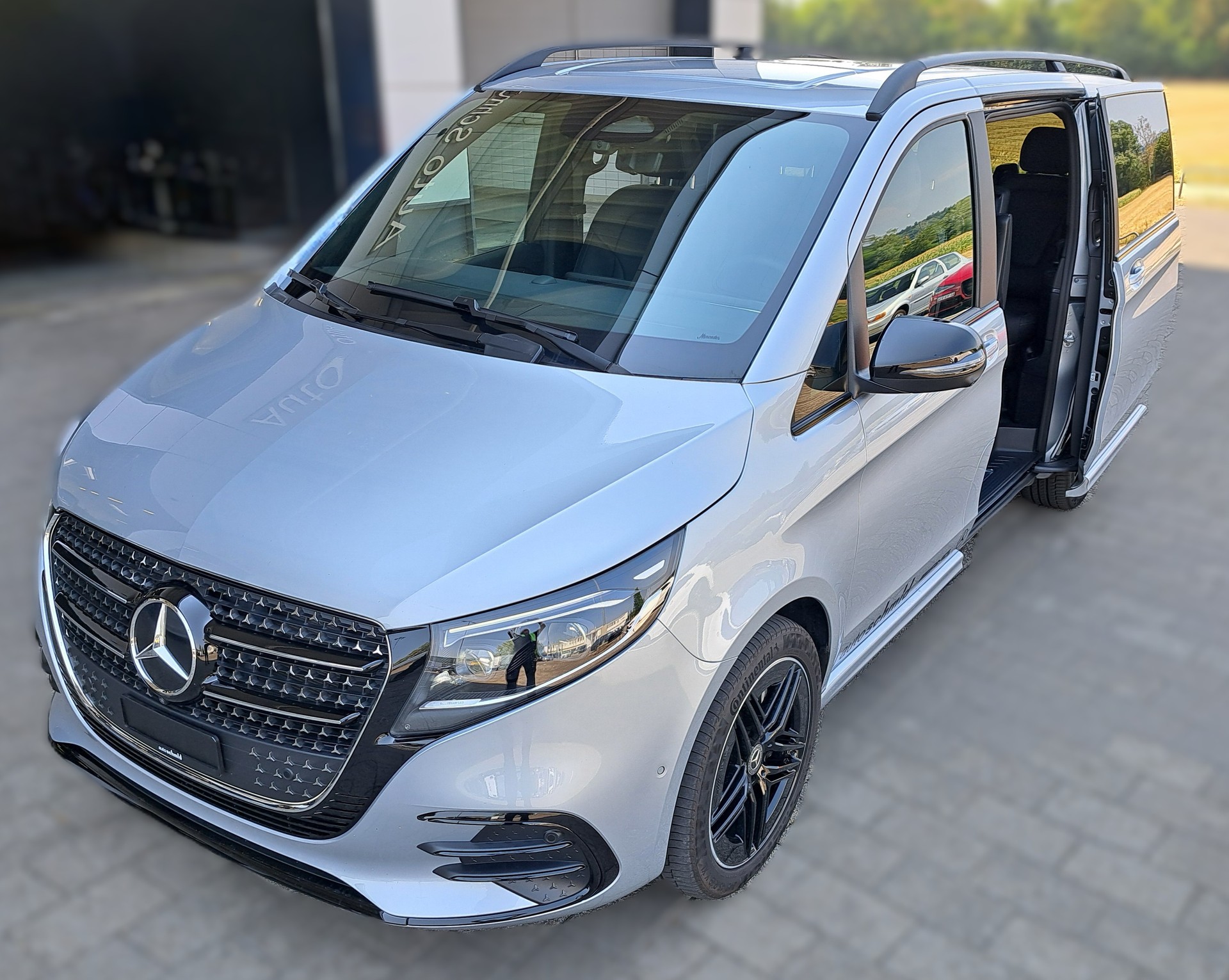 MERCEDES-BENZ V 300 d 4MATIC EXCLUSIVE Swiss Edition 3200mm L-image-4