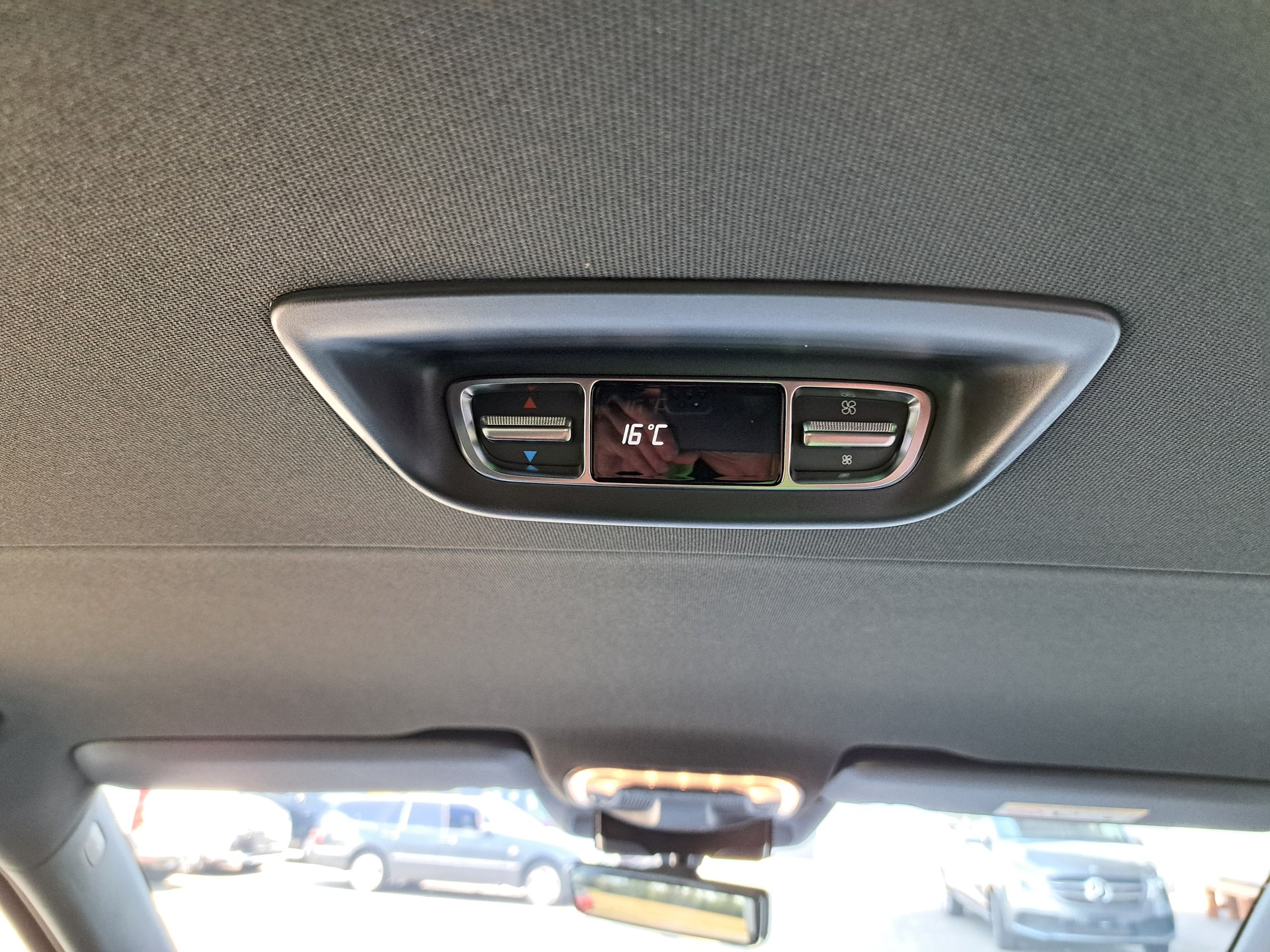 MERCEDES-BENZ V 300 d 4MATIC EXCLUSIVE Swiss Edition 3200mm L-image-10