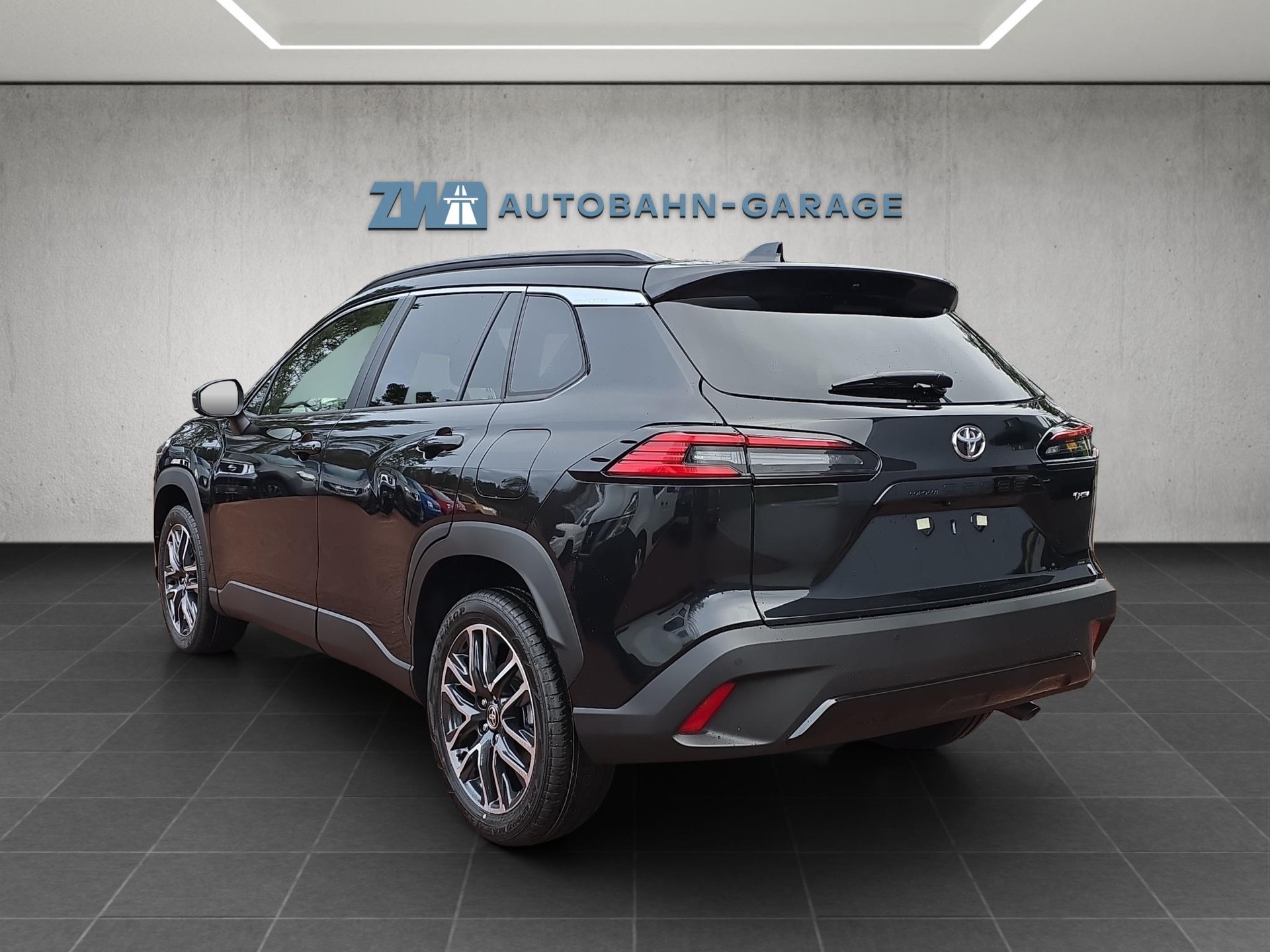 TOYOTA Corolla Cross 2.0 HSD Trend AWD-i-image-2