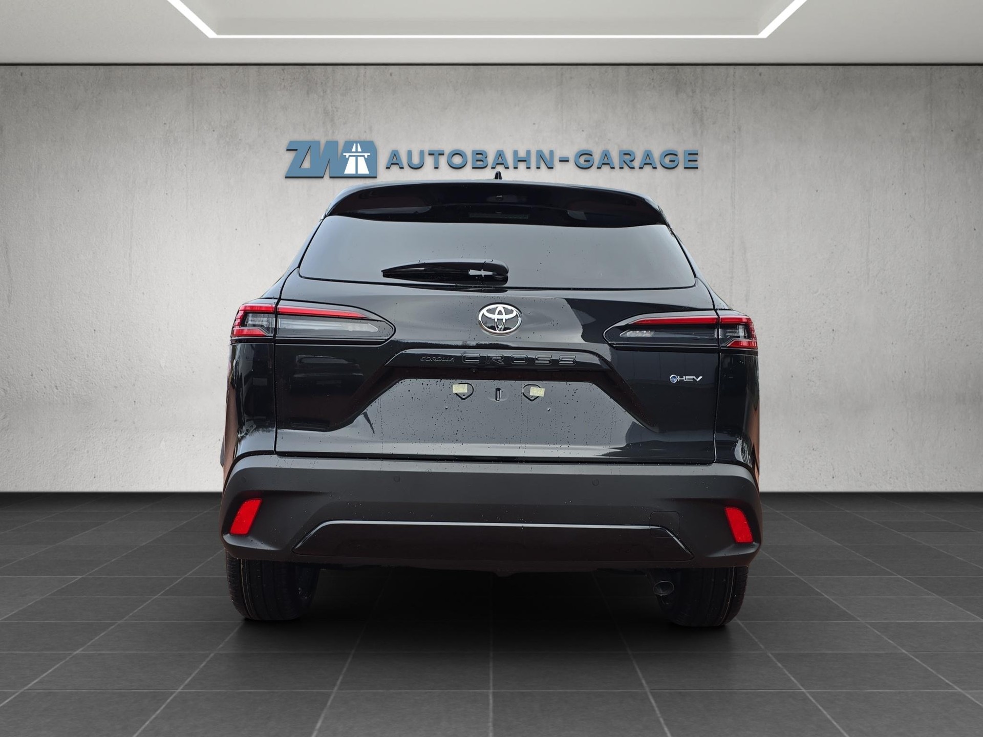 TOYOTA Corolla Cross 2.0 HSD Trend AWD-i-image-3