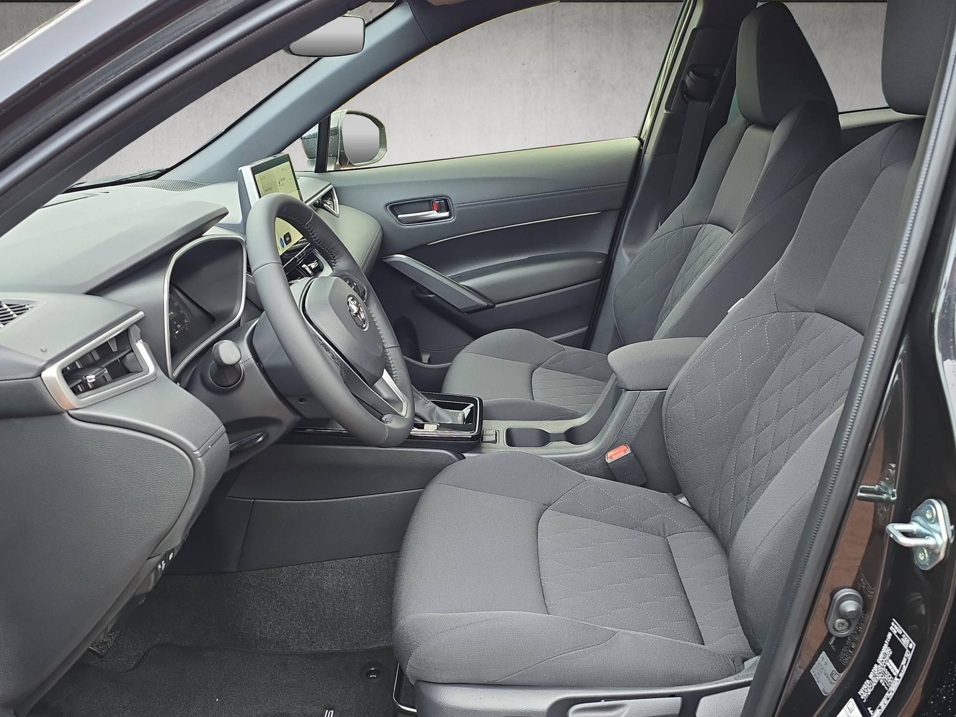 TOYOTA Corolla Cross 2.0 HSD Trend AWD-i-image-8