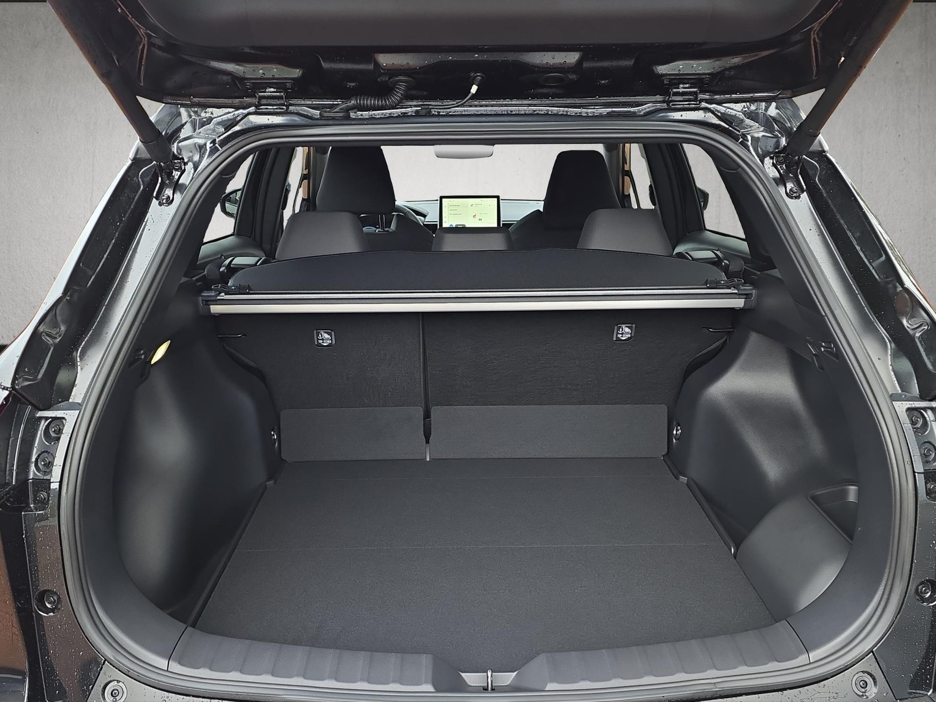 TOYOTA Corolla Cross 2.0 HSD Trend AWD-i-image-12
