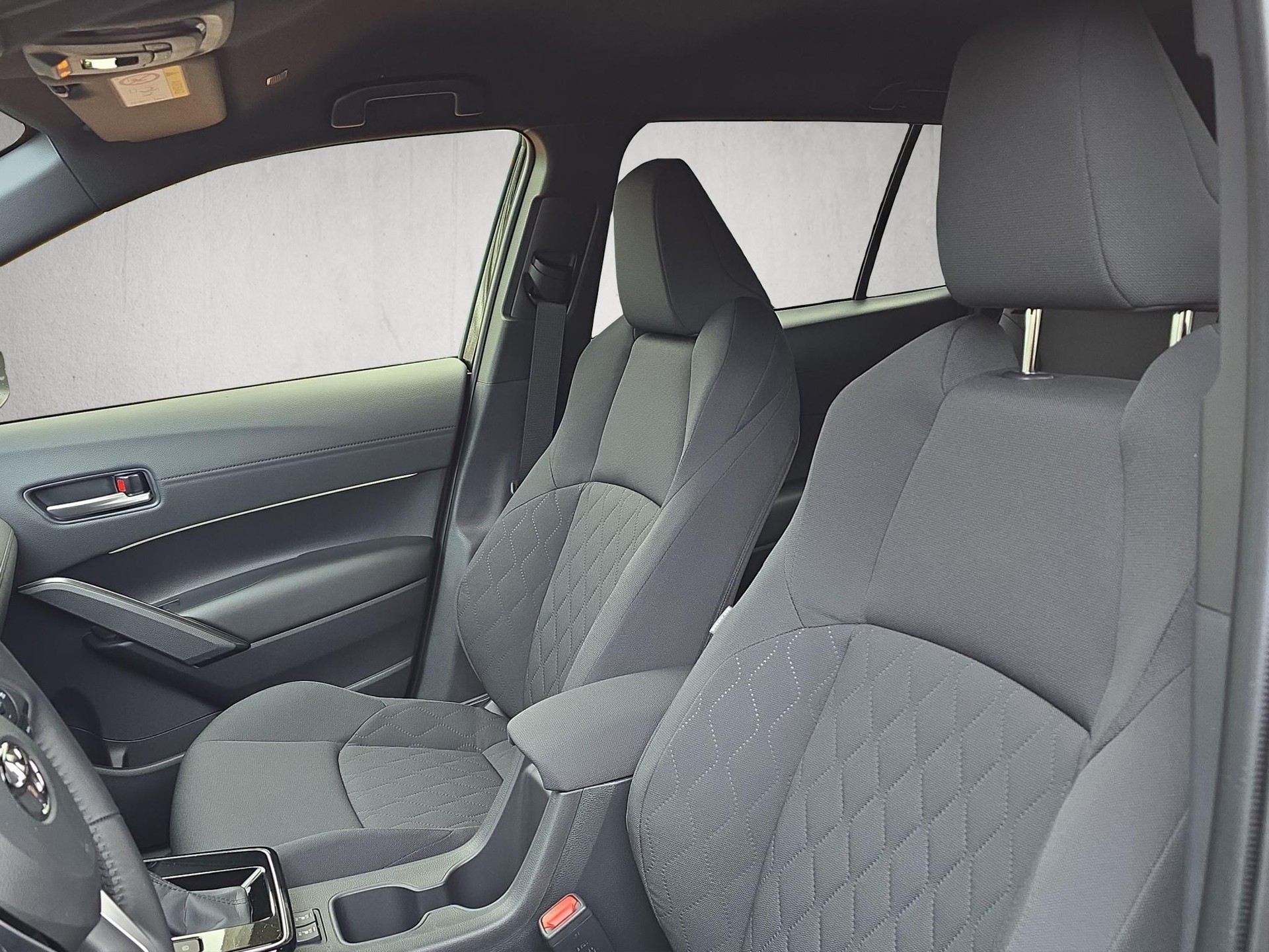 TOYOTA Corolla Cross 2.0 HSD Trend AWD-i-image-9