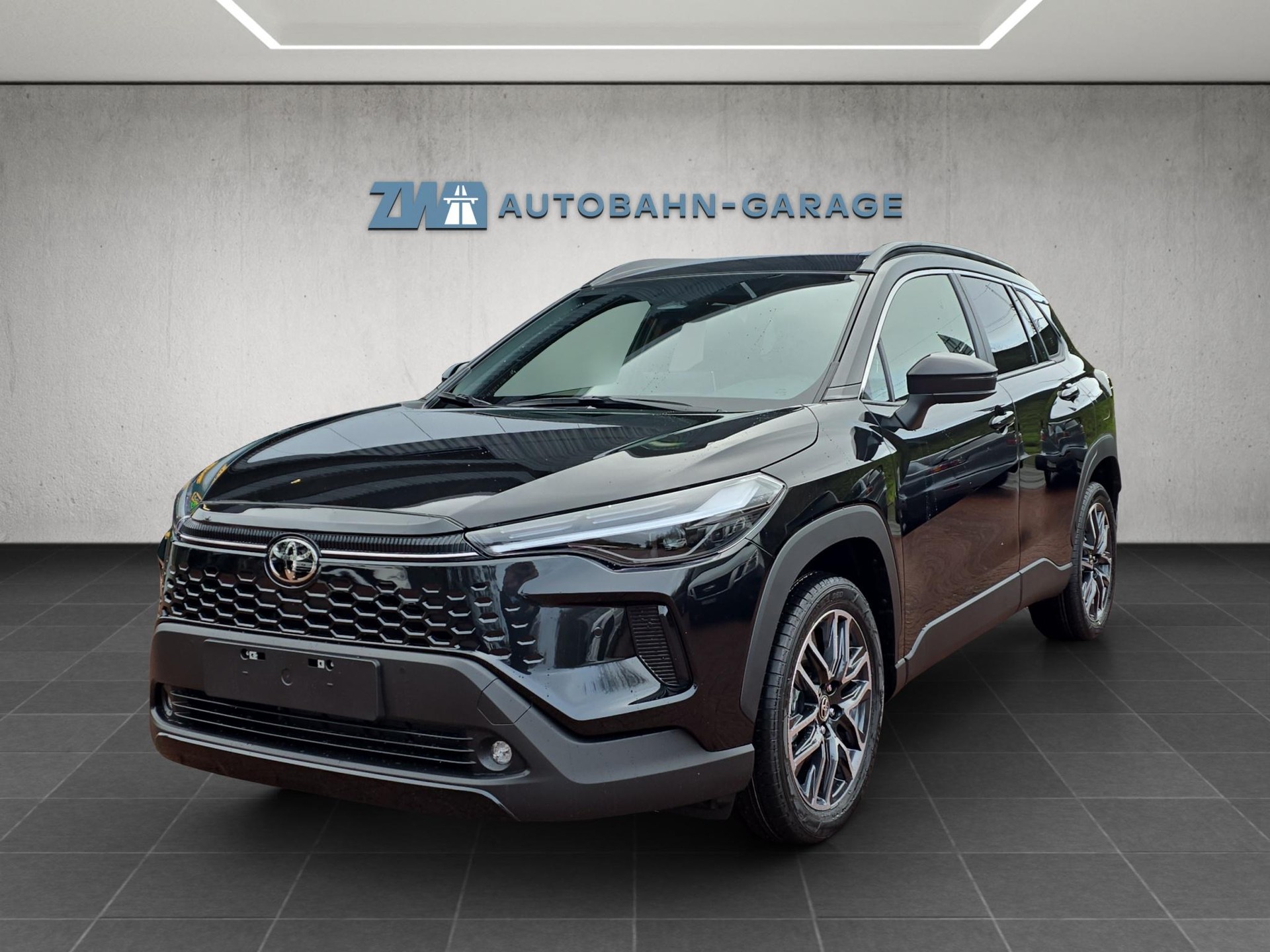 TOYOTA Corolla Cross 2.0 HSD Trend AWD-i-image-0