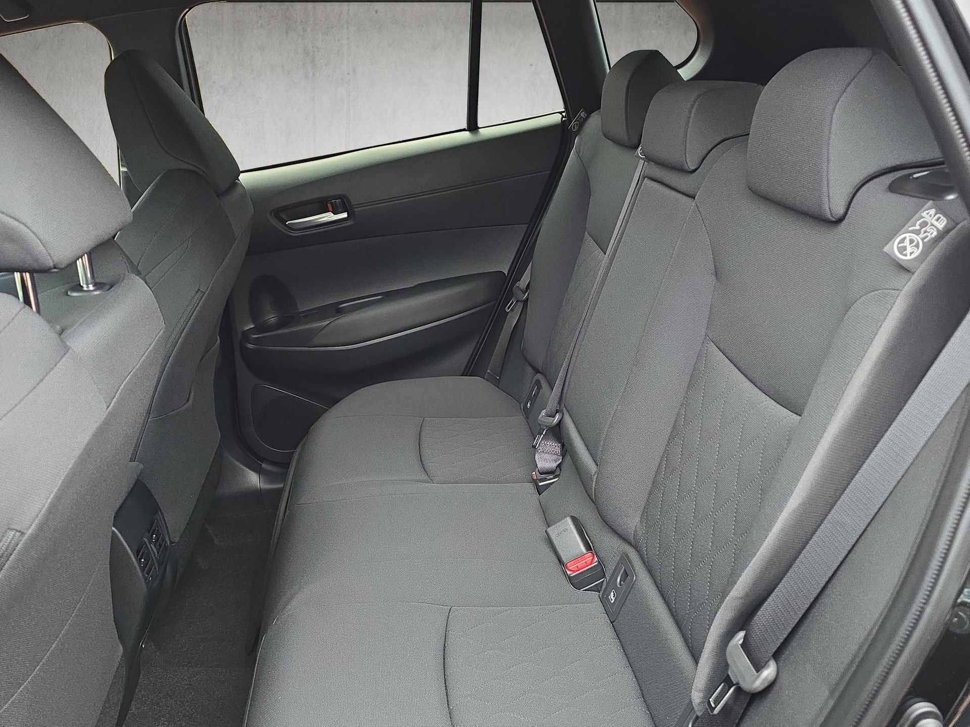 TOYOTA Corolla Cross 2.0 HSD Trend AWD-i-image-11