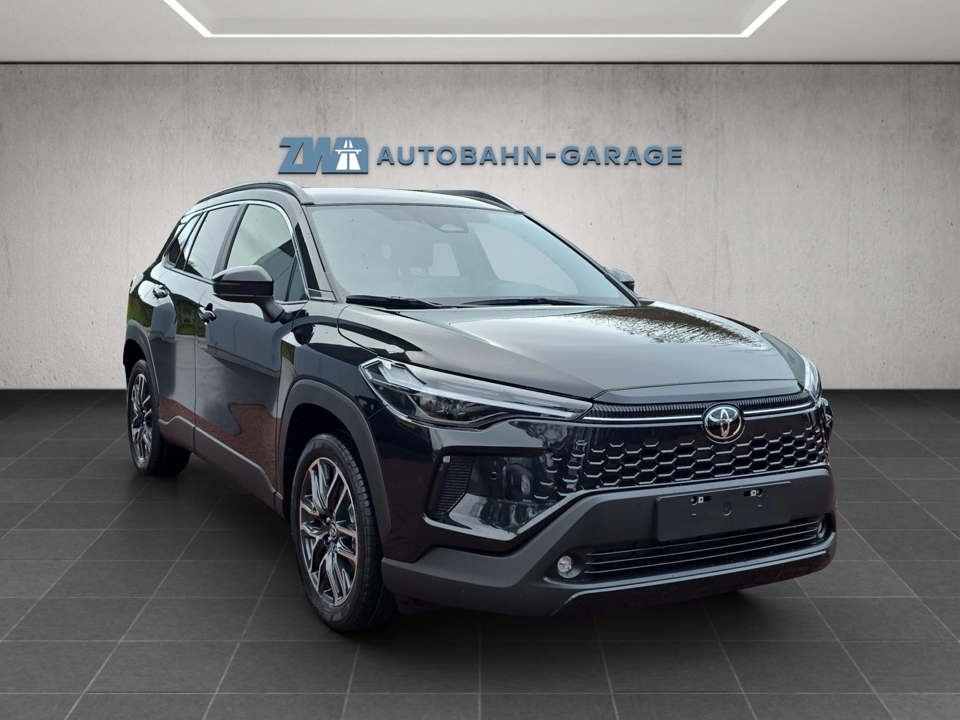 TOYOTA Corolla Cross 2.0 HSD Trend AWD-i-image-6