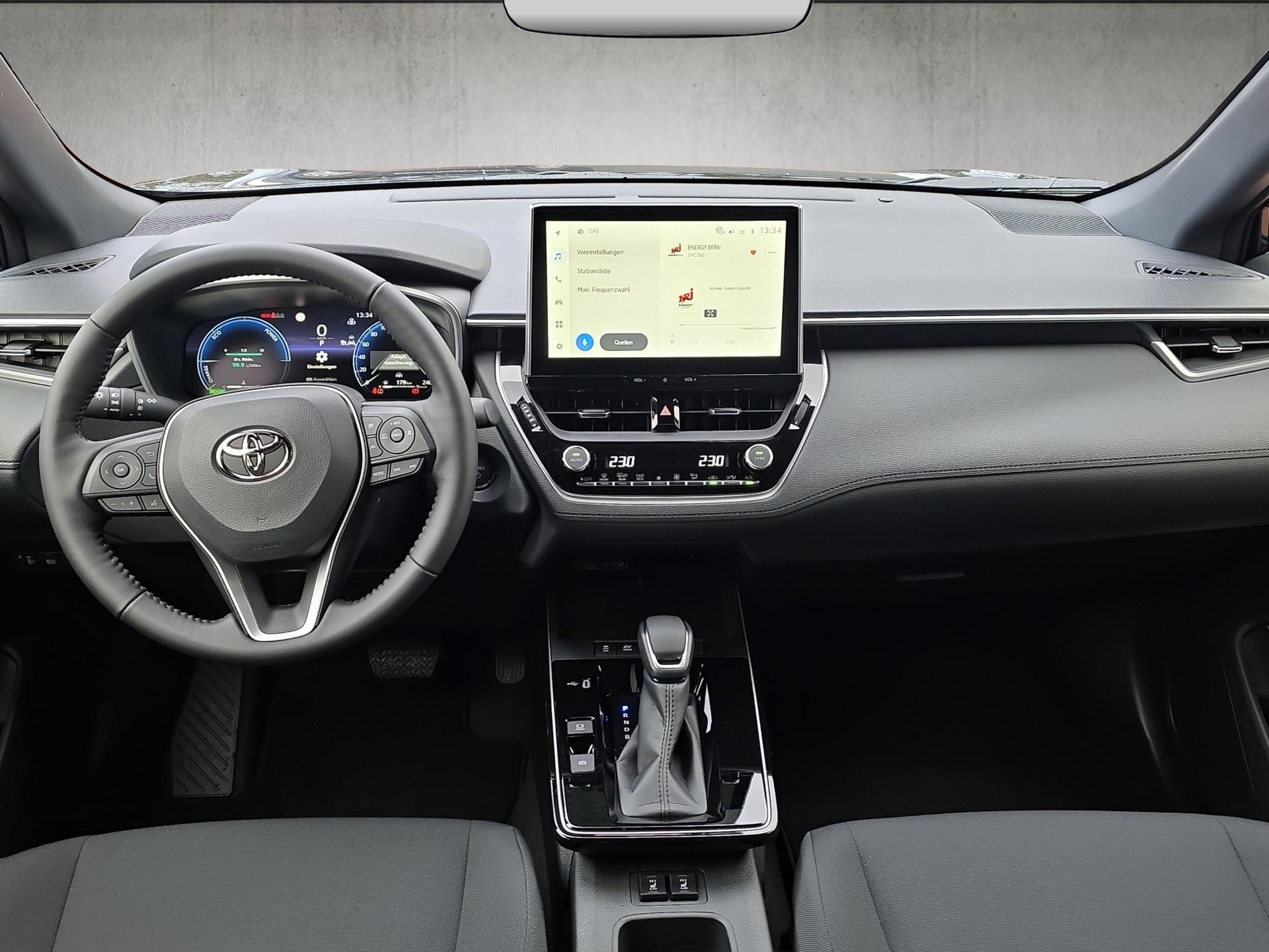 TOYOTA Corolla Cross 2.0 HSD Trend AWD-i-image-10