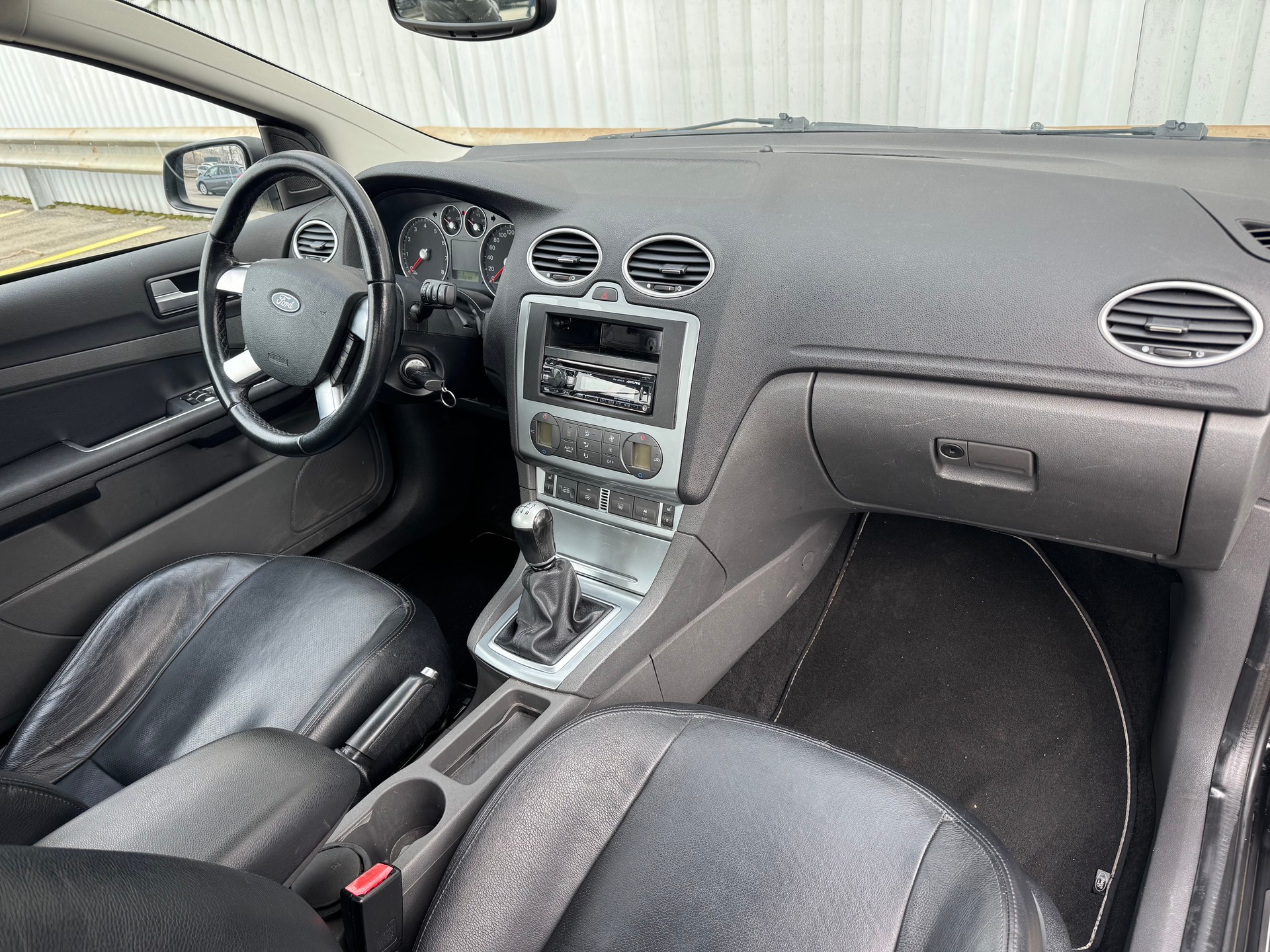 FORD Focus CC 2.0i Titanium-image-7