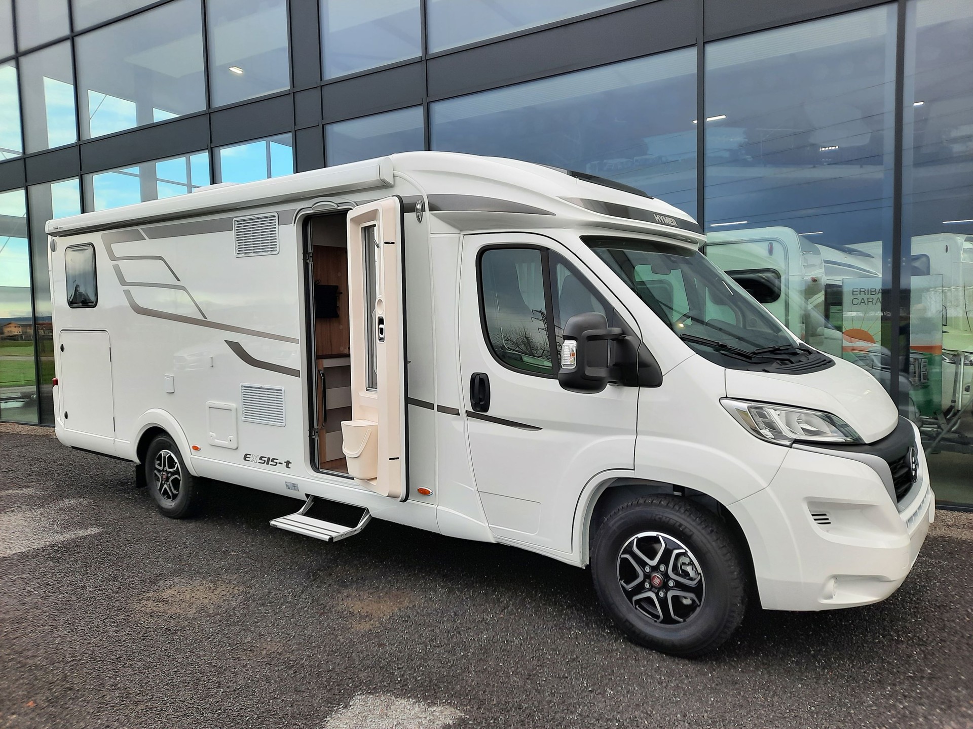 HYMER Exsis T 678-image-0