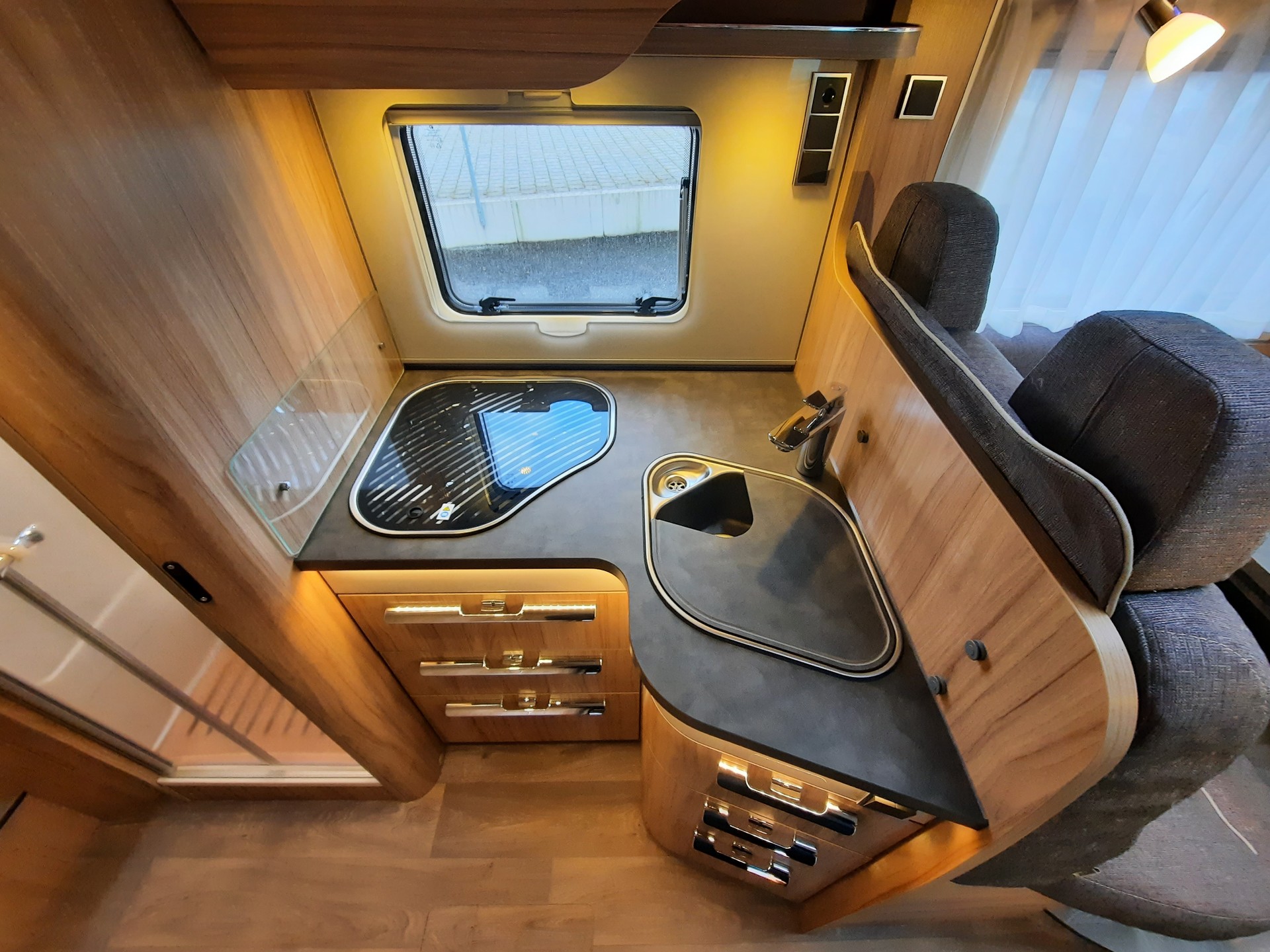 HYMER Exsis T 678-image-2