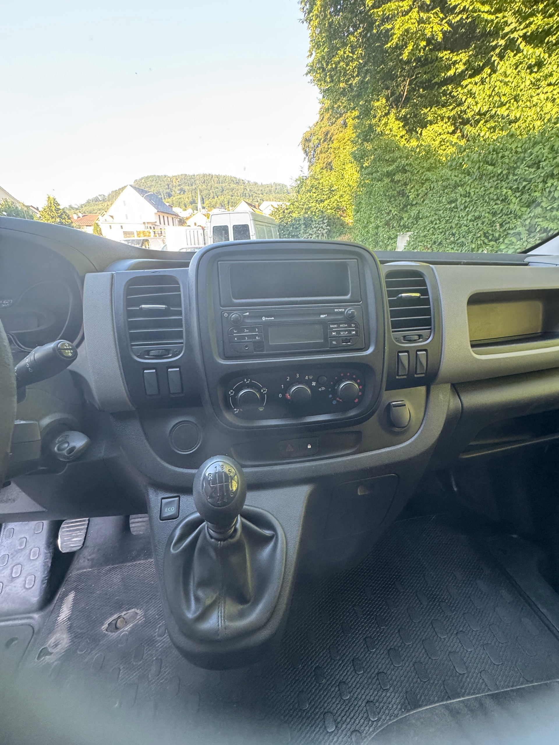 RENAULT Clio 1.2 16V T Swiss Edition EDC-image-11